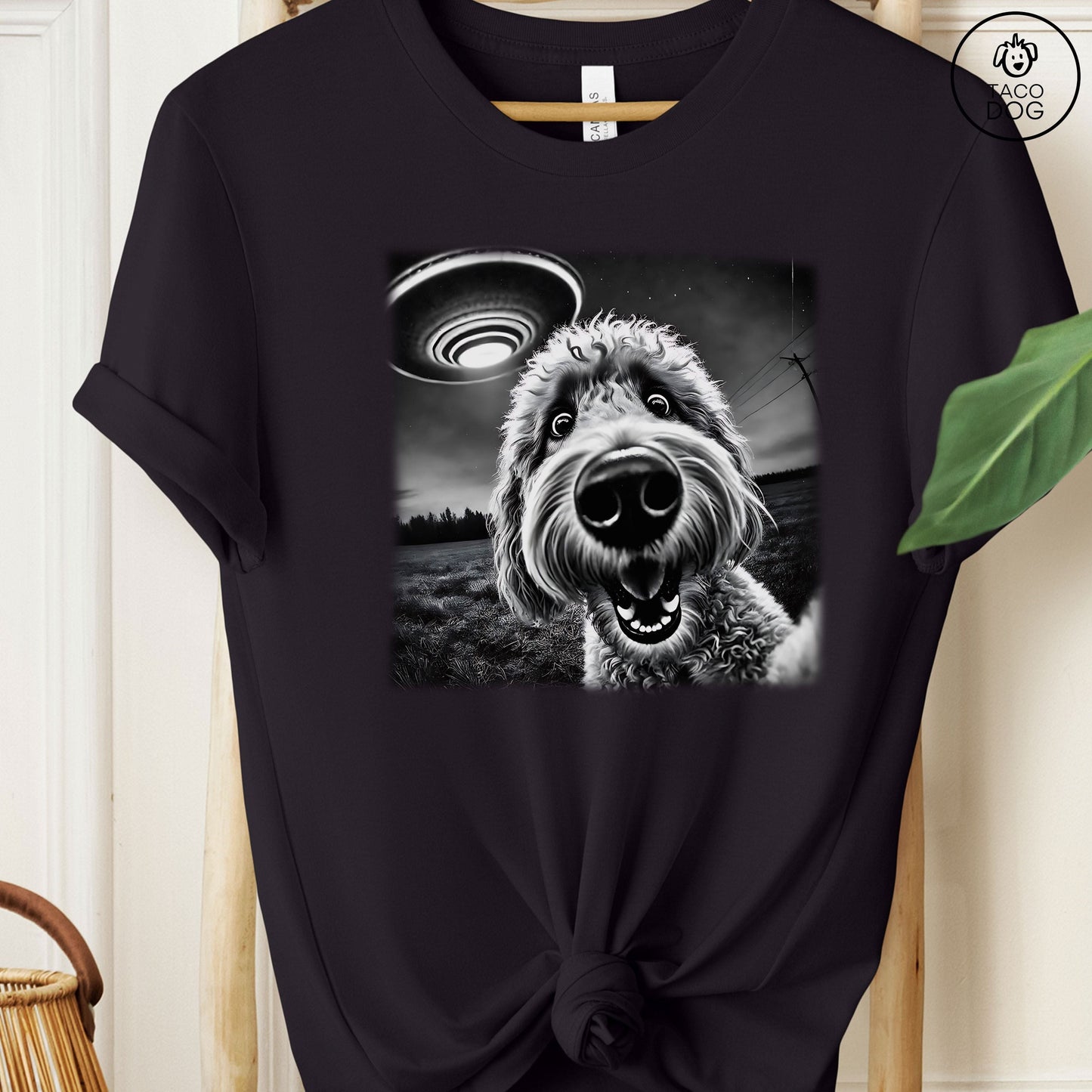 Goldendoodle Doodle UFO Selfie T-Shirt