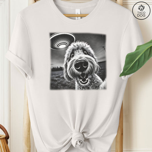 Goldendoodle Doodle UFO Selfie T-Shirt Vintage White Taco-Dog