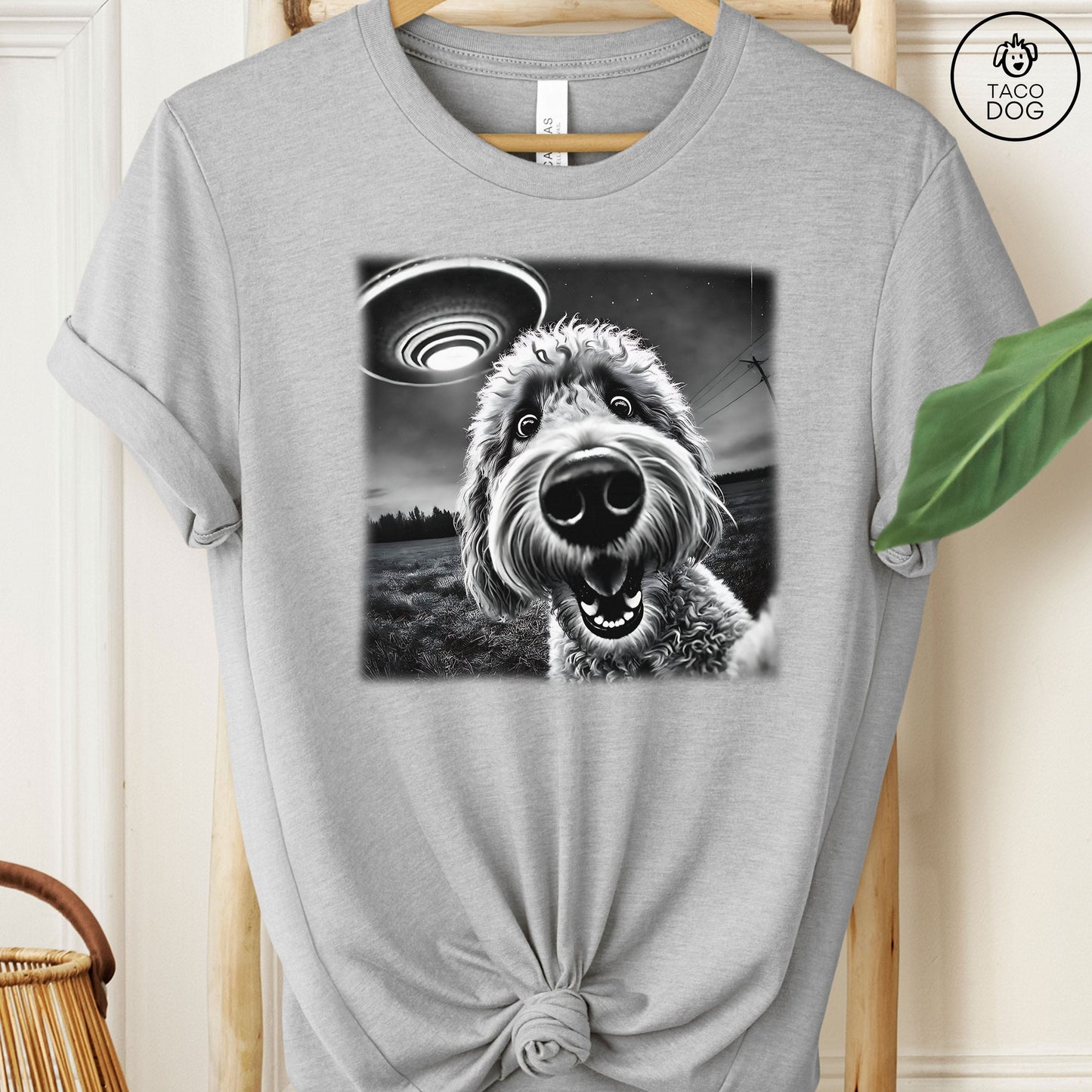 Goldendoodle Doodle UFO Selfie T-Shirt