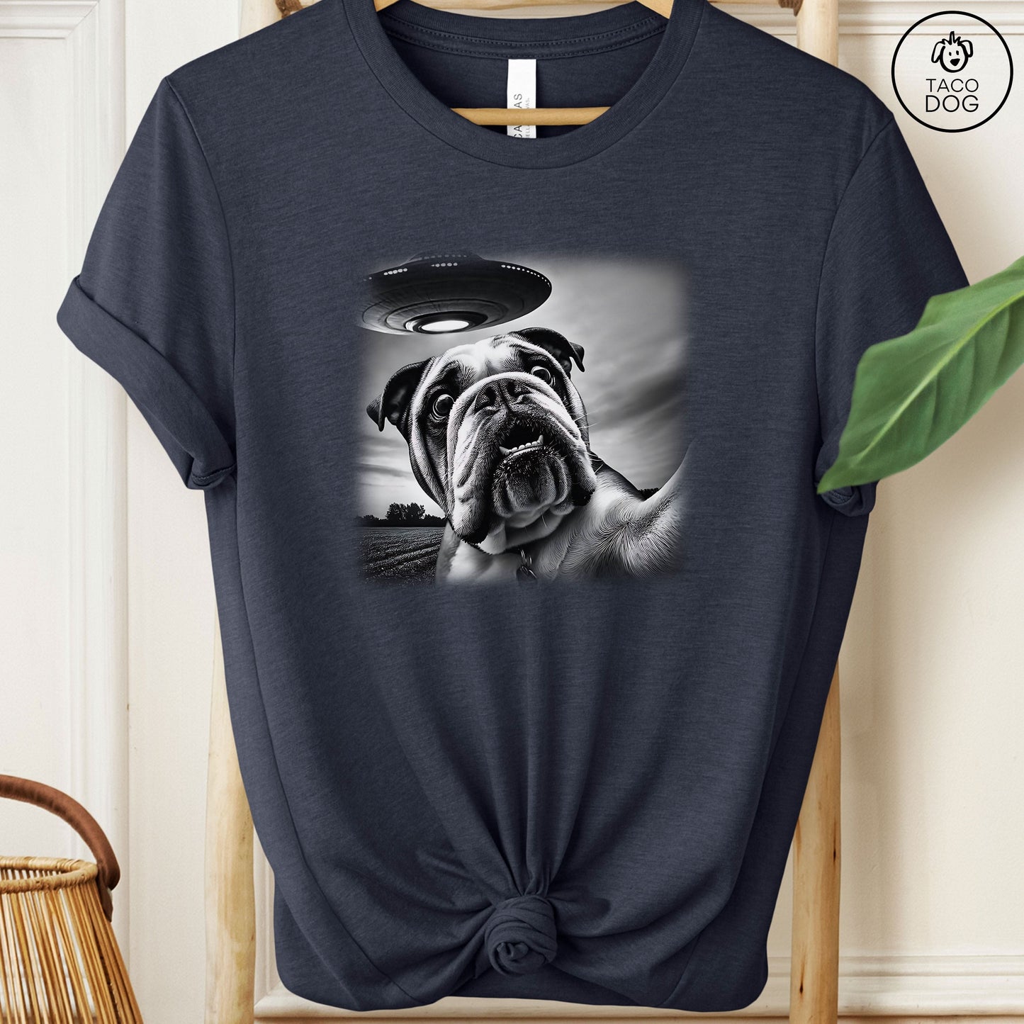 English Bulldog UFO Selfie T-Shirt