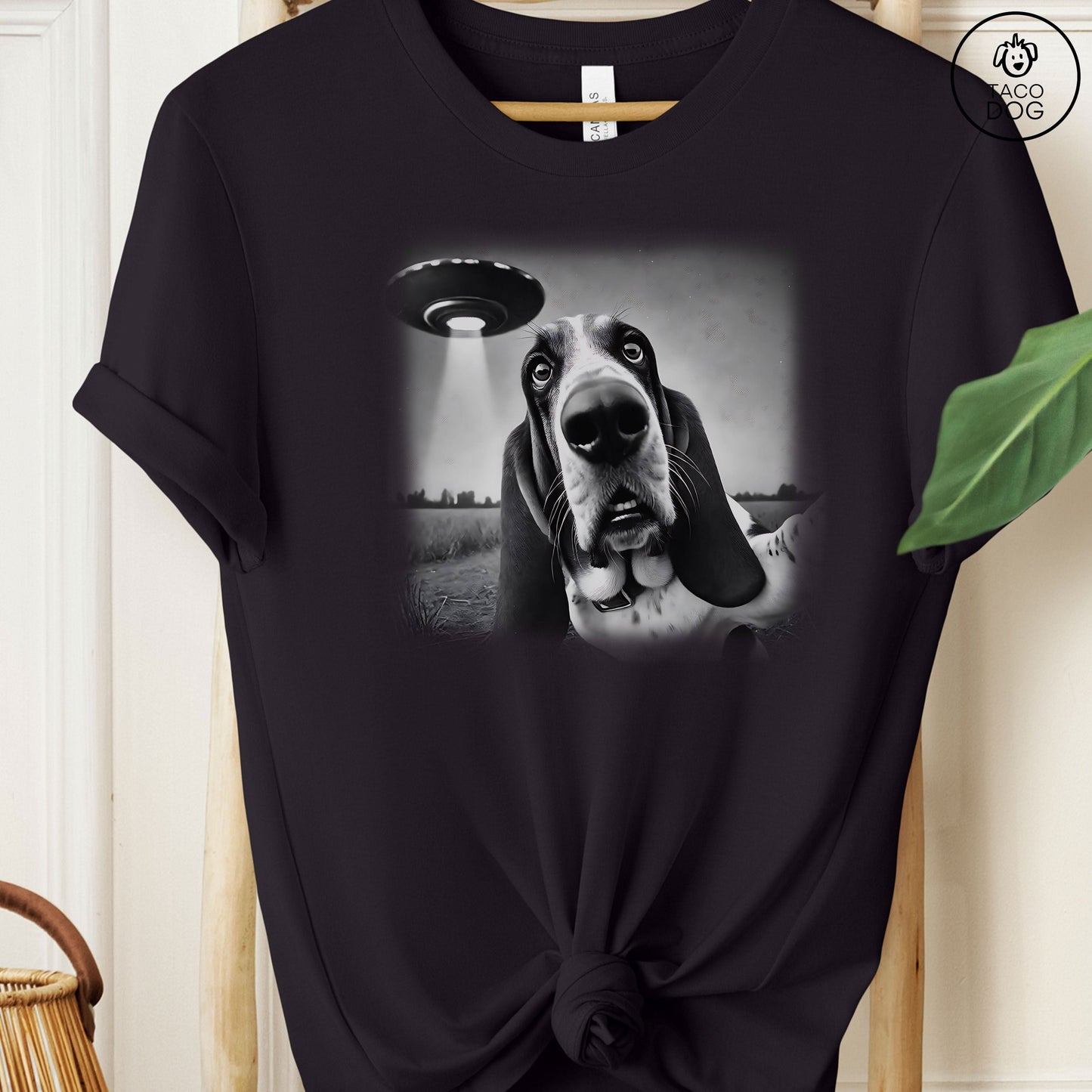 Basset Hound UFO Selfie T-Shirt