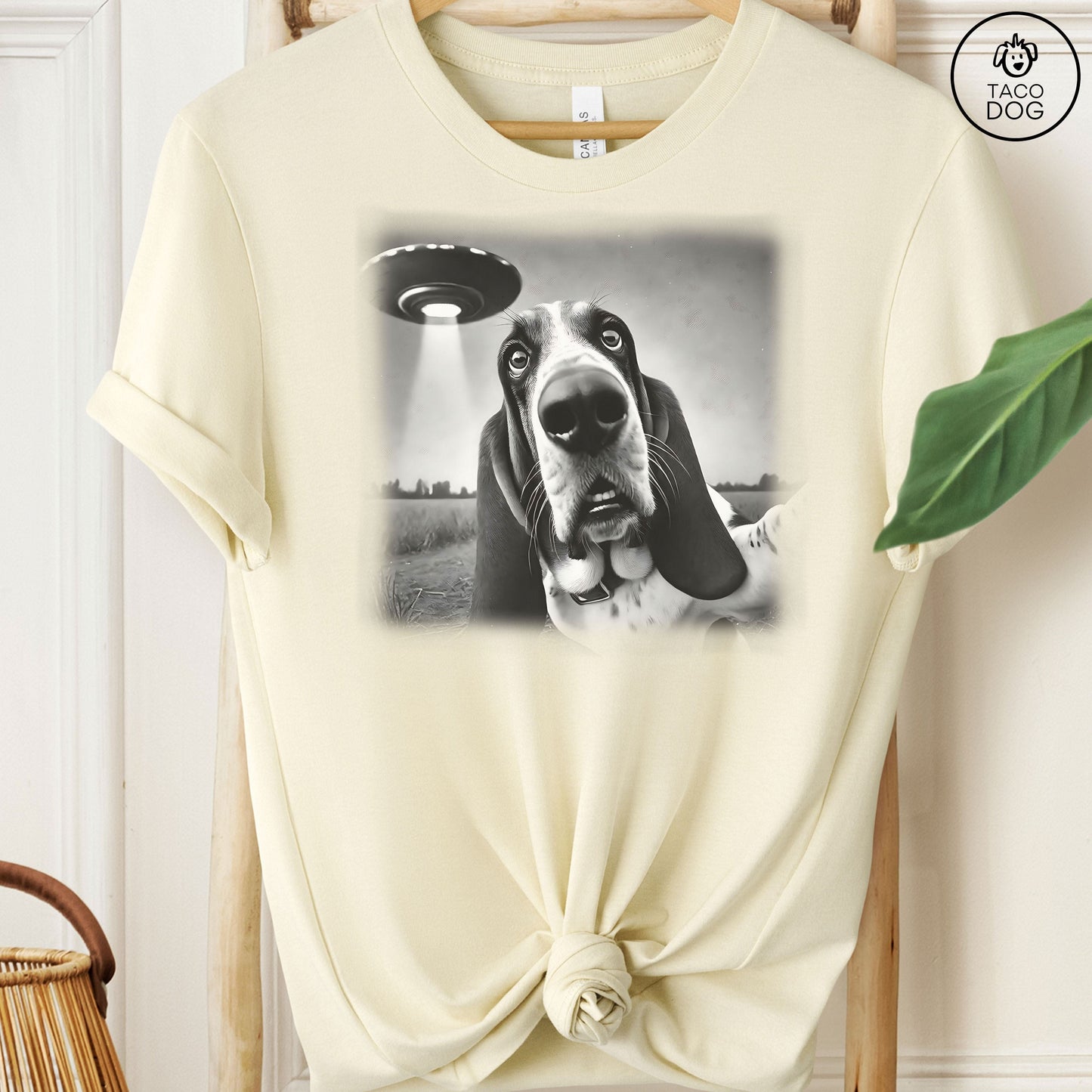 Basset Hound UFO Selfie T-Shirt