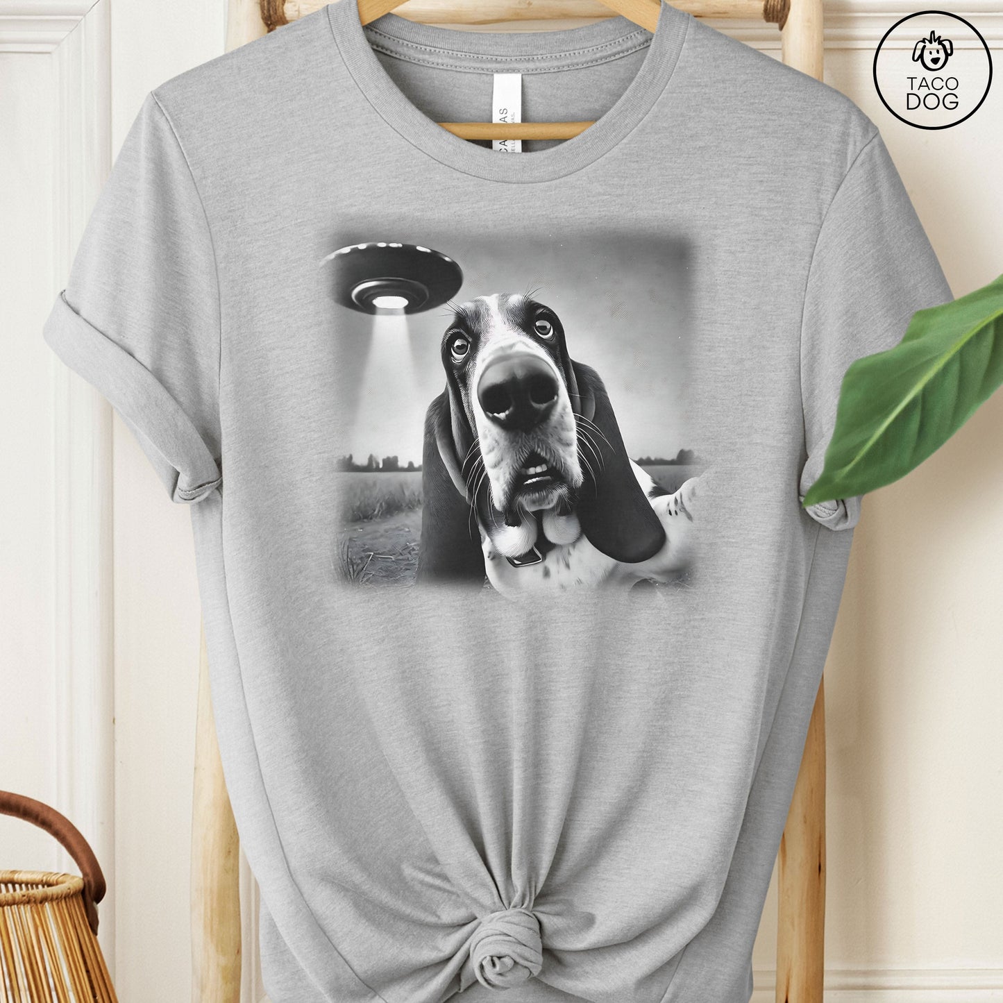 Basset Hound UFO Selfie T-Shirt
