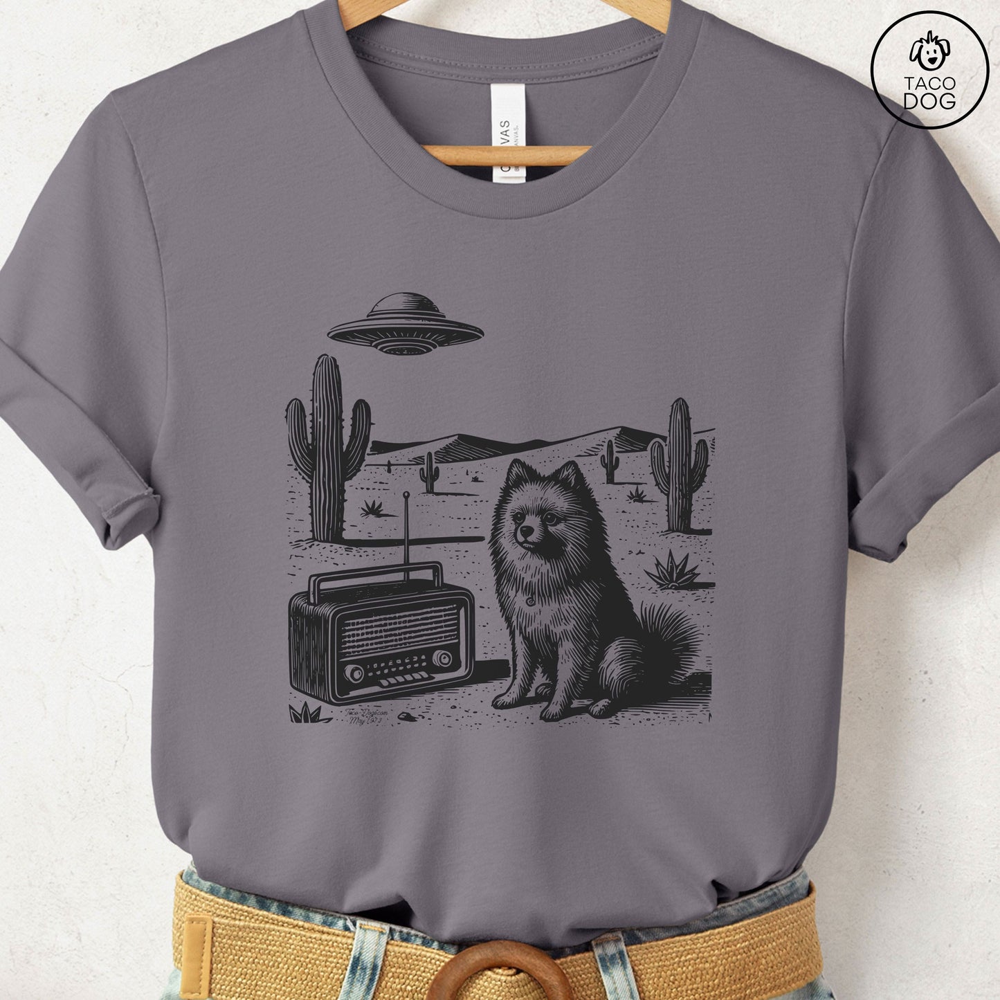 Pomeranian Vintage Radio T-Shirt