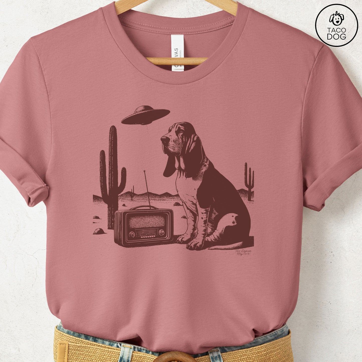 Basset Hound Vintage Radio T-Shirt