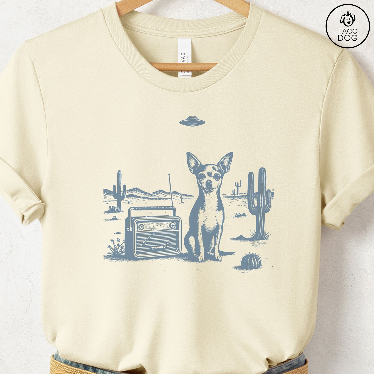 Chihuahua Vintage Radio T-Shirt