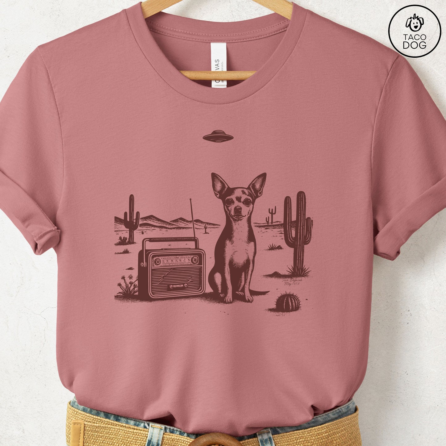 Chihuahua Vintage Radio T-Shirt