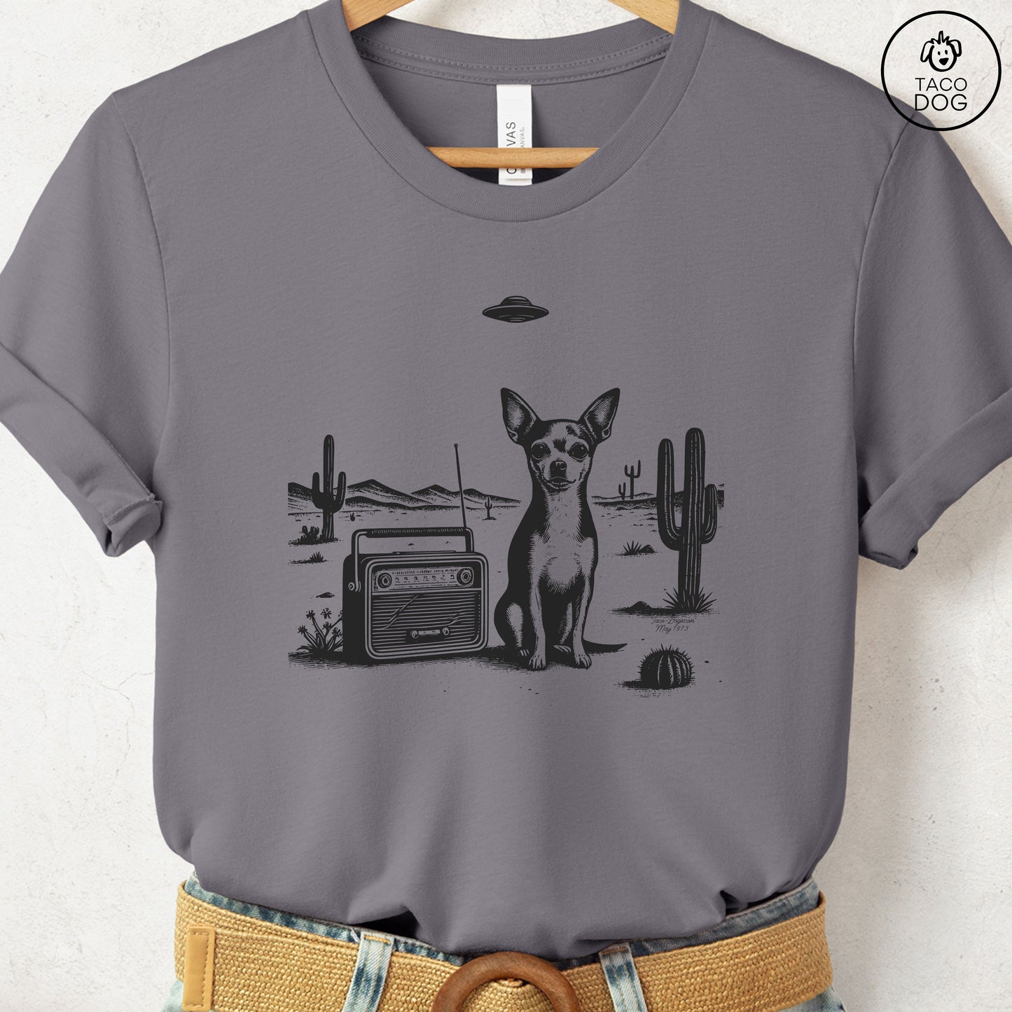 Chihuahua Vintage Radio T-Shirt