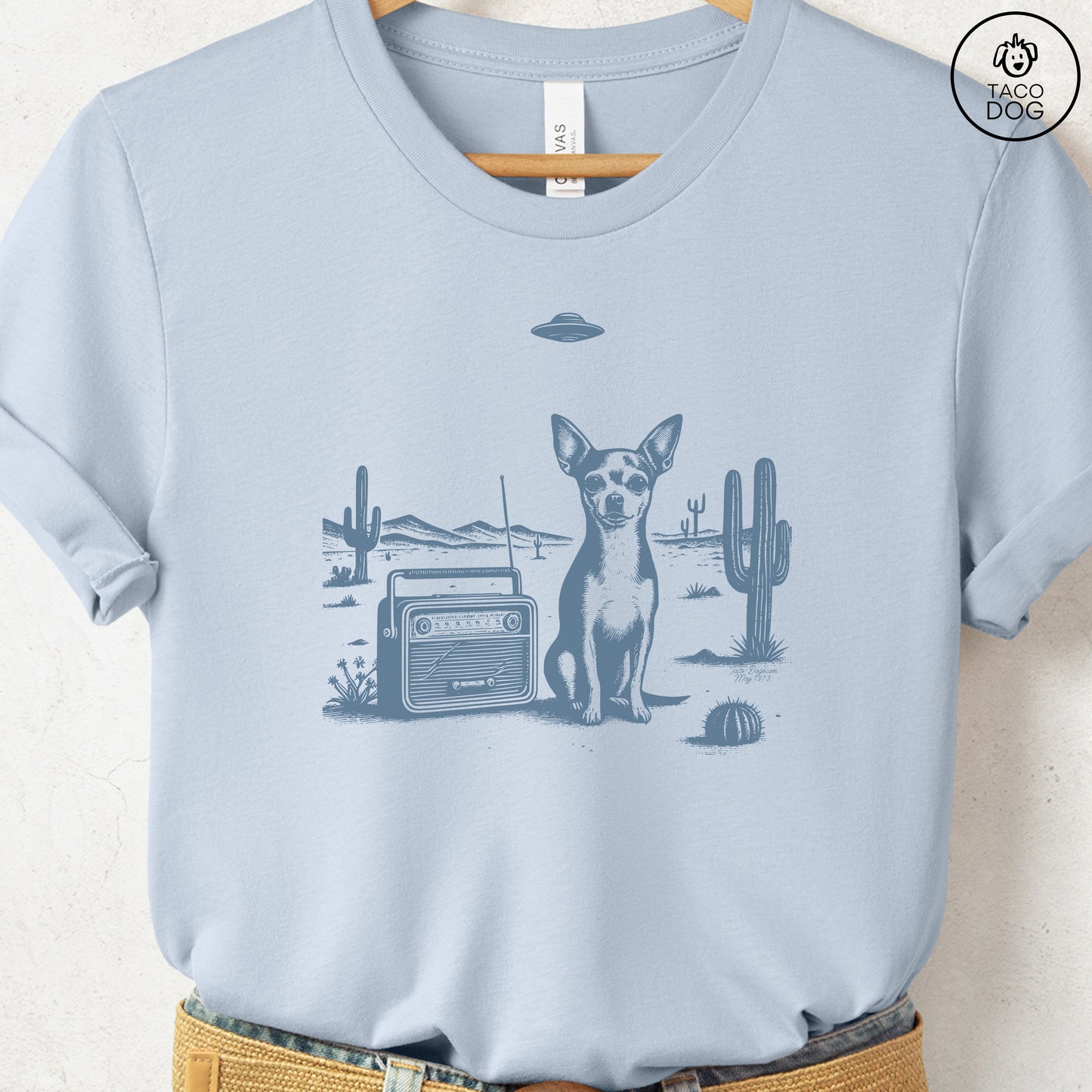 Chihuahua Vintage Radio T-Shirt