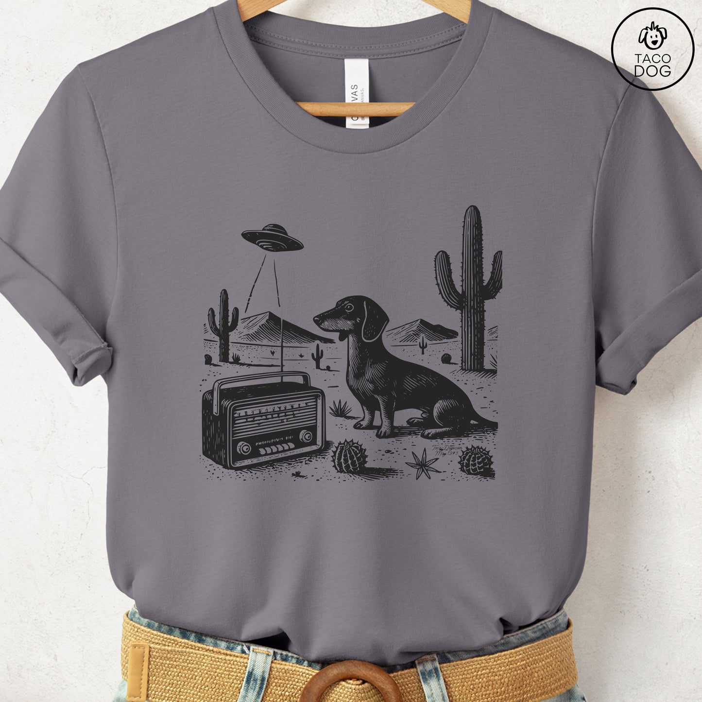Dachshund Vintage Radio T-Shirt