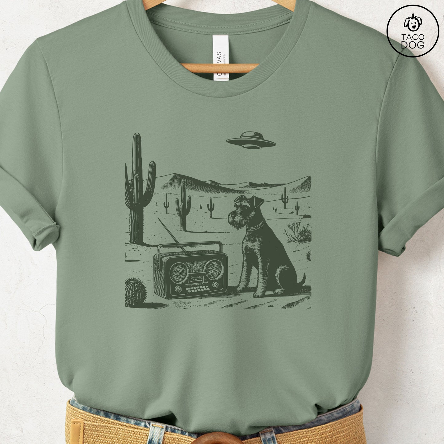 Schnauzer Vintage Radio T-Shirt