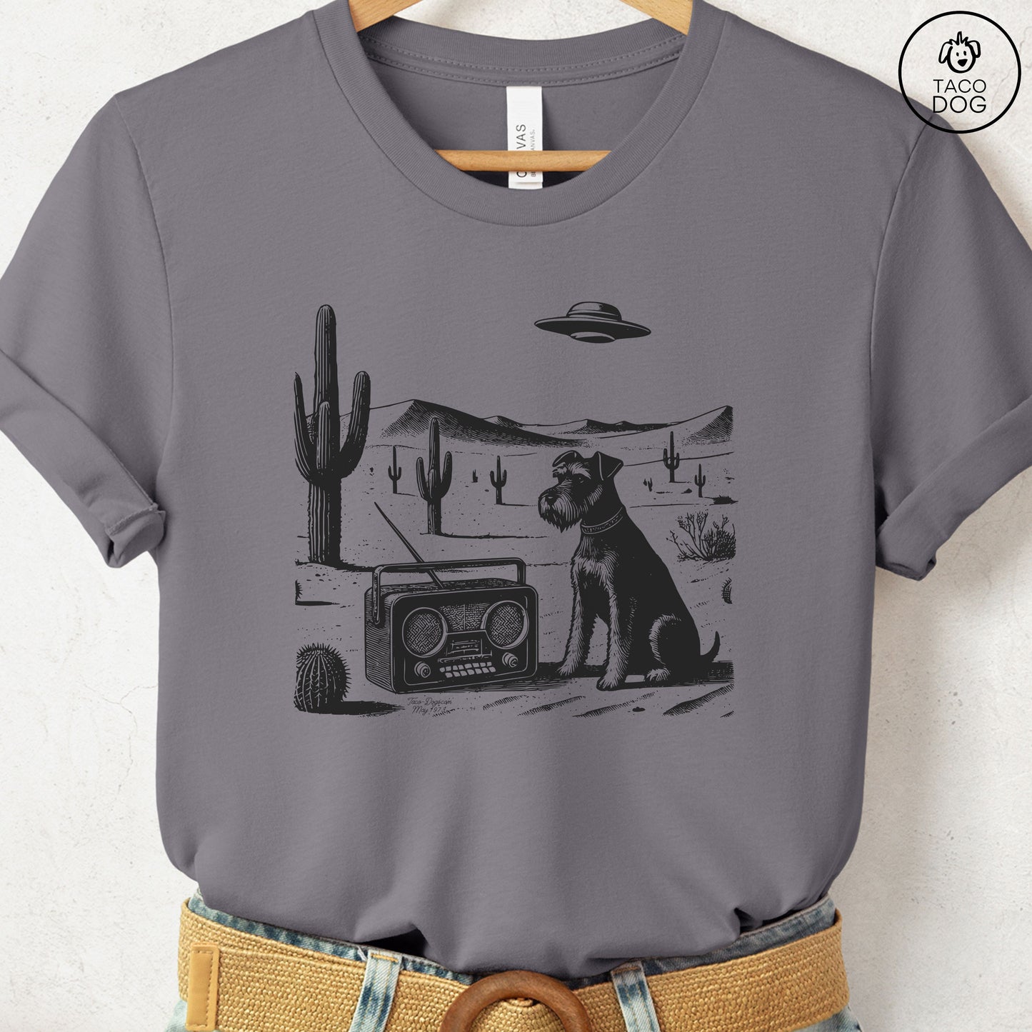 Schnauzer Vintage Radio T-Shirt