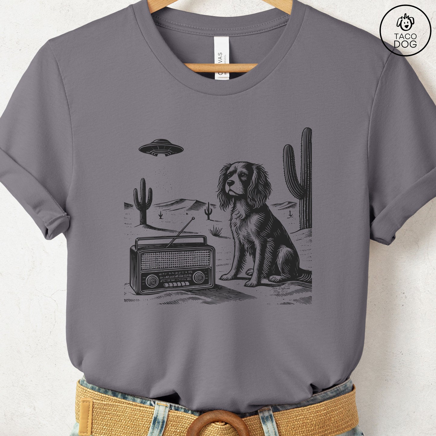 Cavalier King Charles Spaniel Vintage Radio T-Shirt