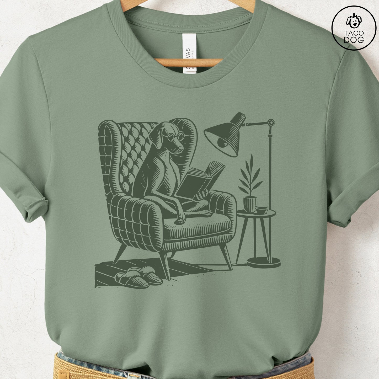 Vizsla Reading Chair T-Shirt