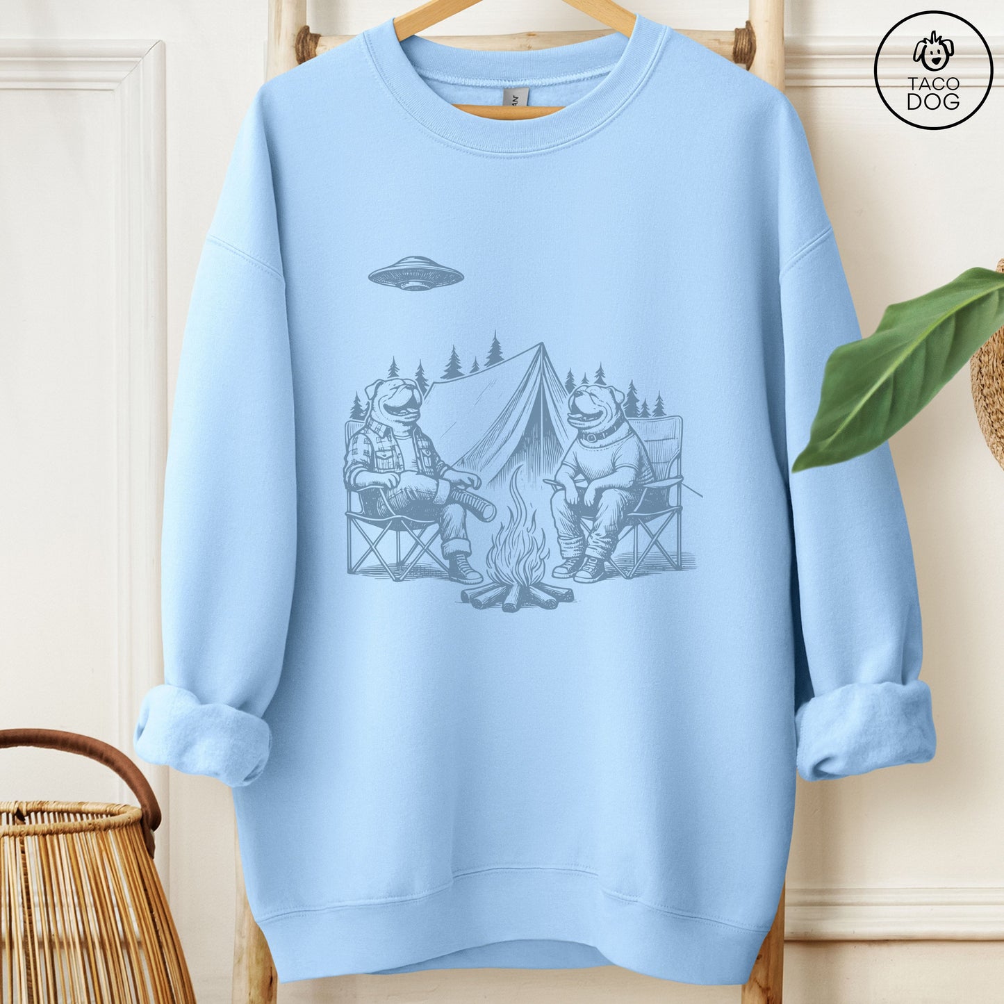 English Bulldog Camping Sweatshirt Taco-Dog