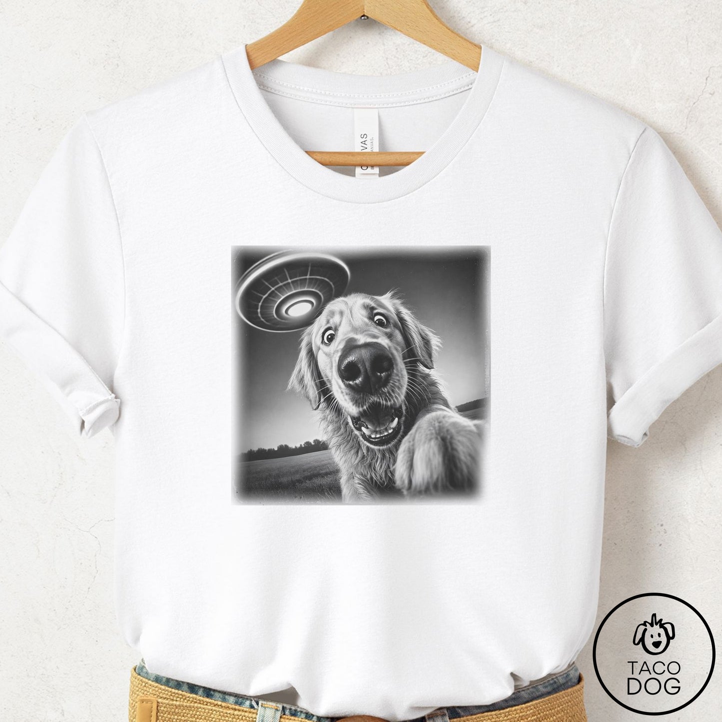 Golden Retriever Selfie T-Shirt