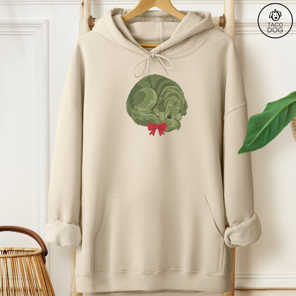 Golden Retriever Wreath Hoodie Sand Taco-Dog