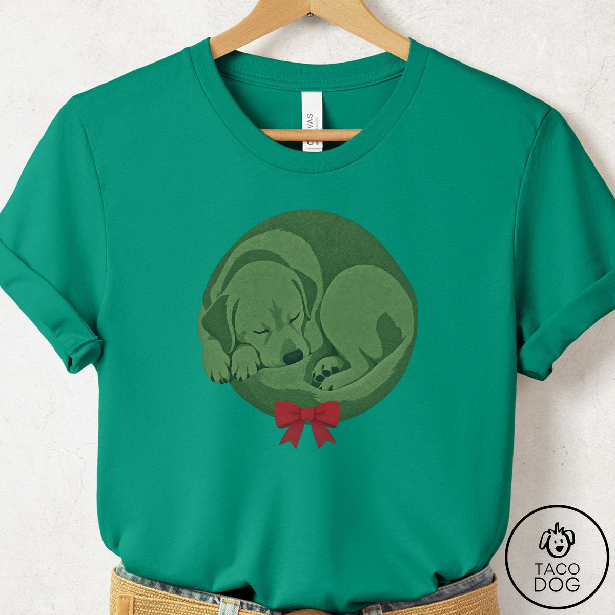 Labrador Retriever Wreath T-Shirt Kelly Taco-Dog