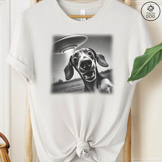 Dachshund Doxie Wiener Dog Weenie UFO Selfie T-Shirt