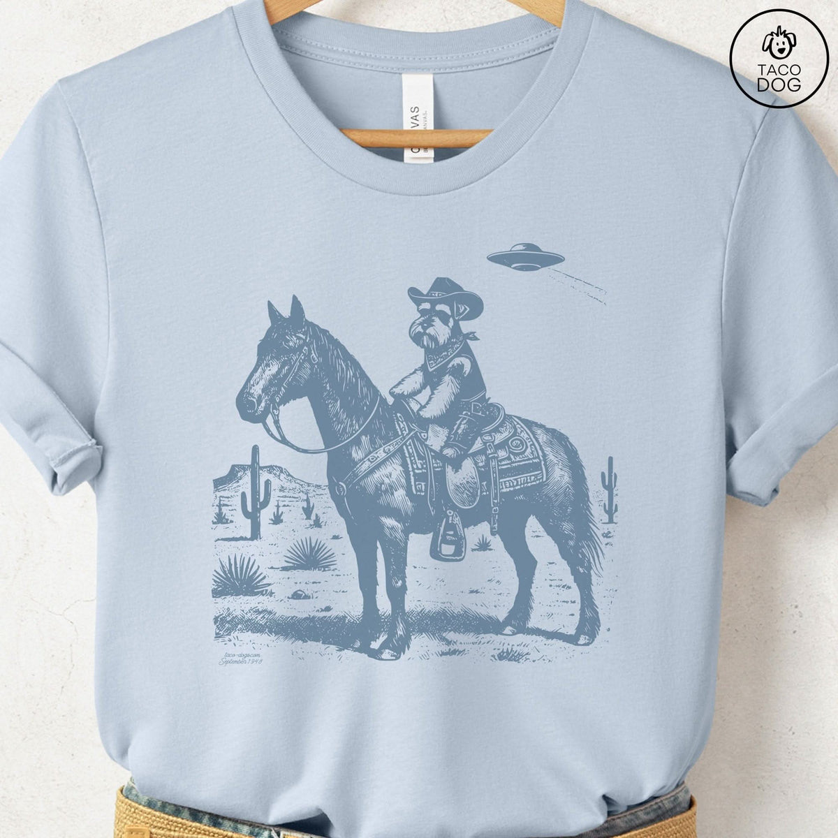 Schnauzer Horseback T-Shirt, design close-up