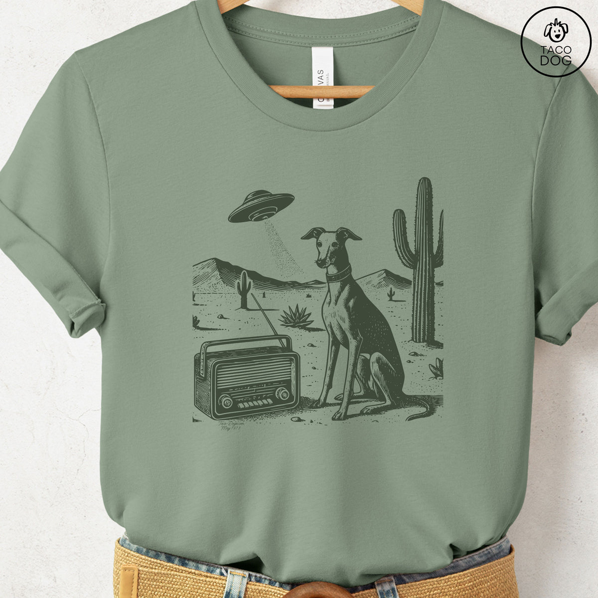 Italian Greyhound Whippet Iggy Vintage Radio T-Shirt, design close-up