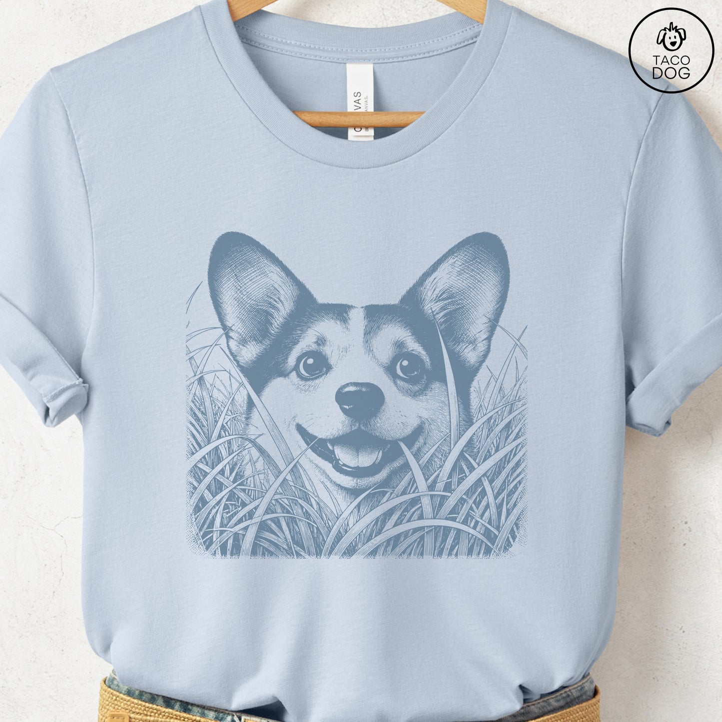 Corgi in the Grass T-Shirt Light Blue