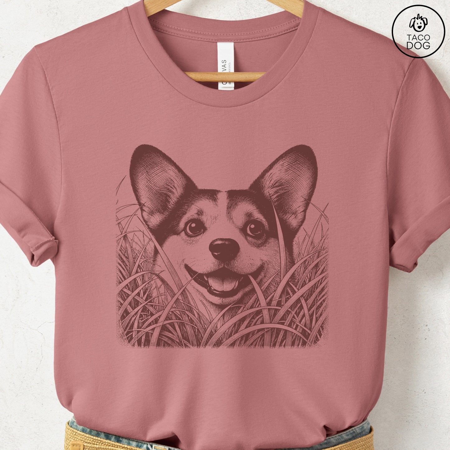 Corgi in the Grass T-Shirt Heather Mauve