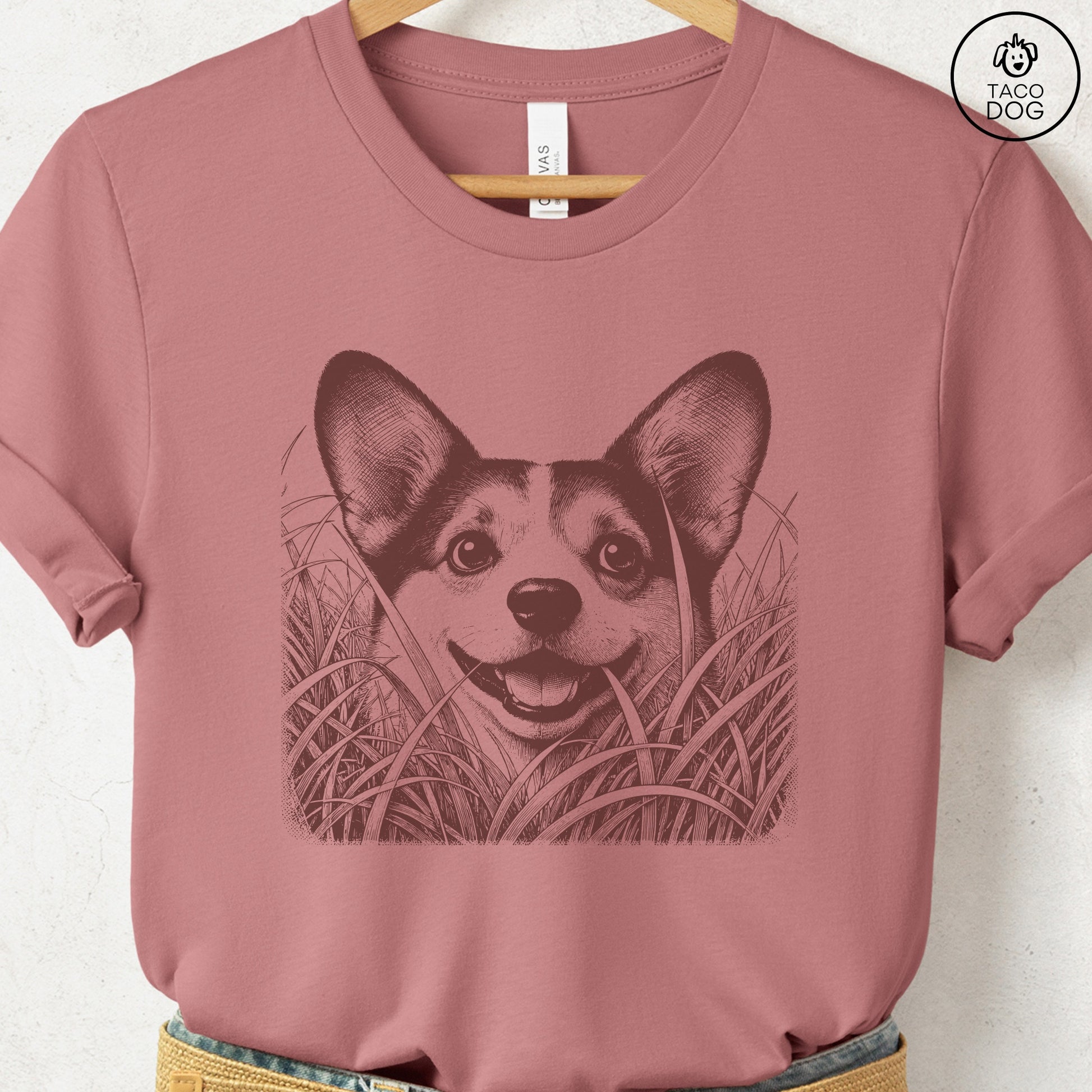 Corgi in the Grass T-Shirt Heather Mauve