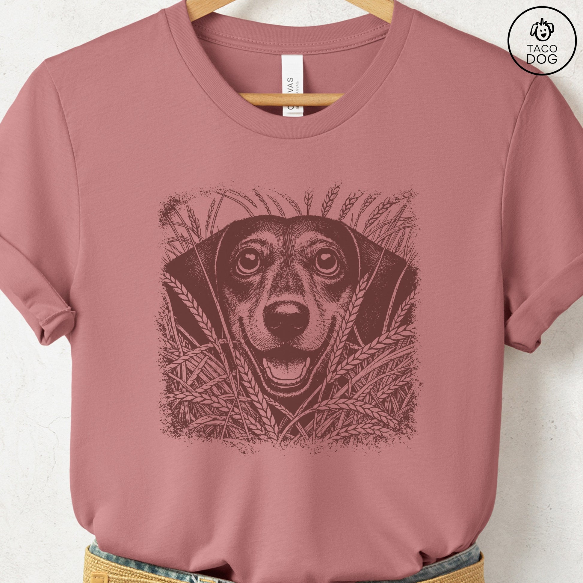 Dachshund Weenie in the Grass T-Shirt Heather Mauve Taco-Dog