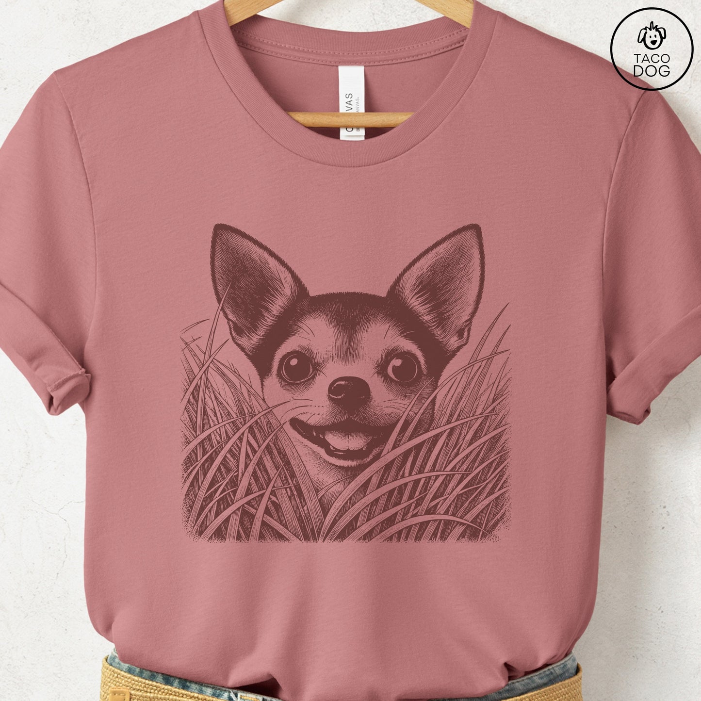 Chihuahua in the Grass T-Shirt Heather Mauve Taco-Dog