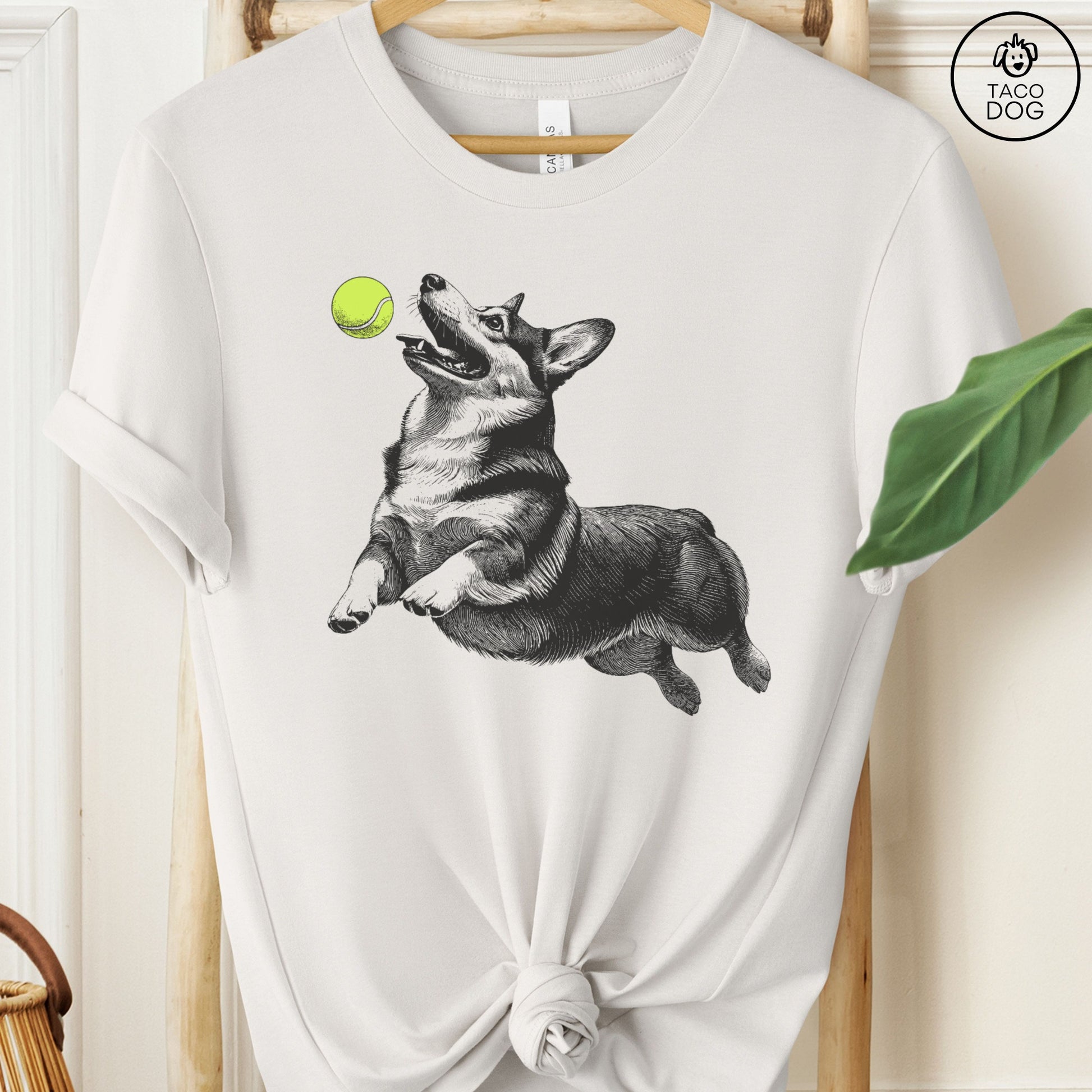 Corgi Tennis Ball T-Shirt Vintage White Taco-Dog