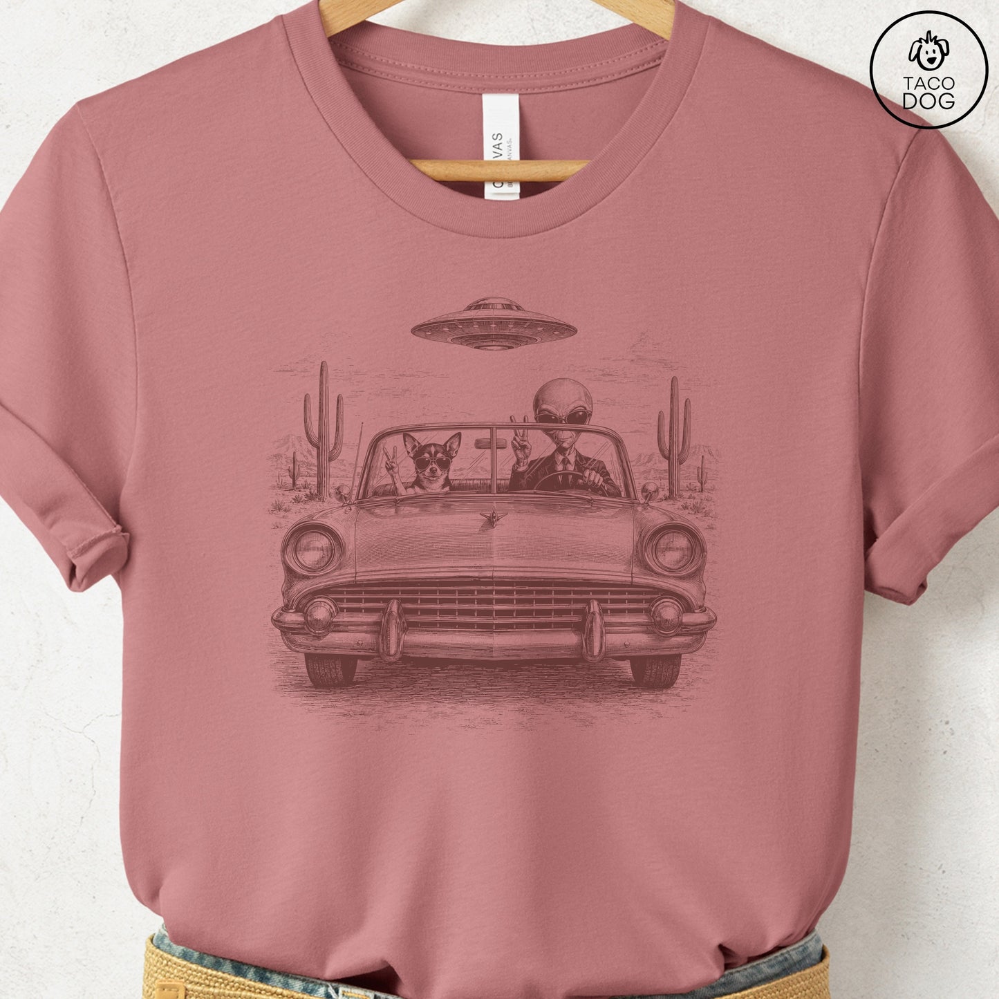 Chihuahua Alien Roadtrip T-Shirt Heather Mauve Taco-Dog
