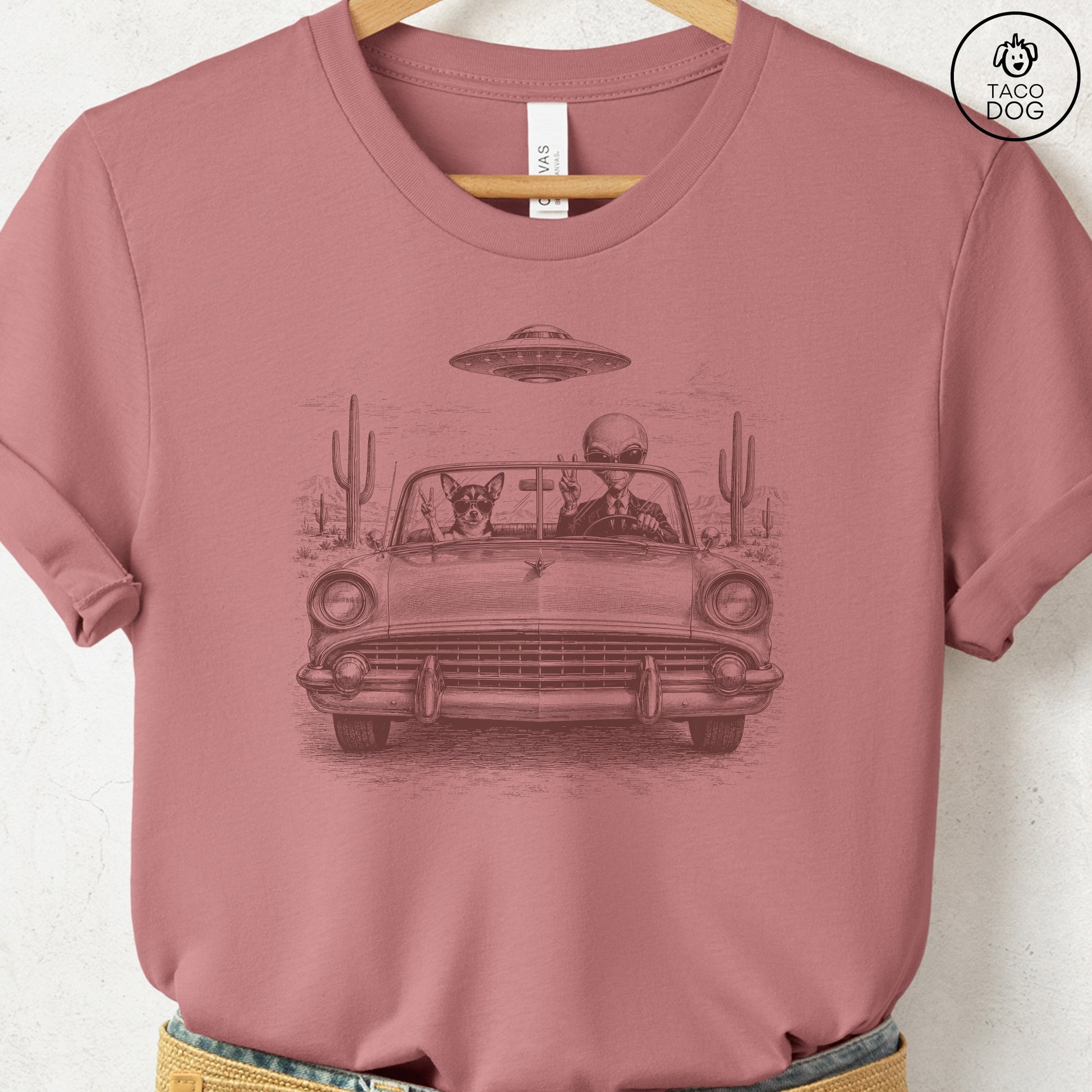 Chihuahua Alien Roadtrip T-Shirt Heather Mauve Taco-Dog