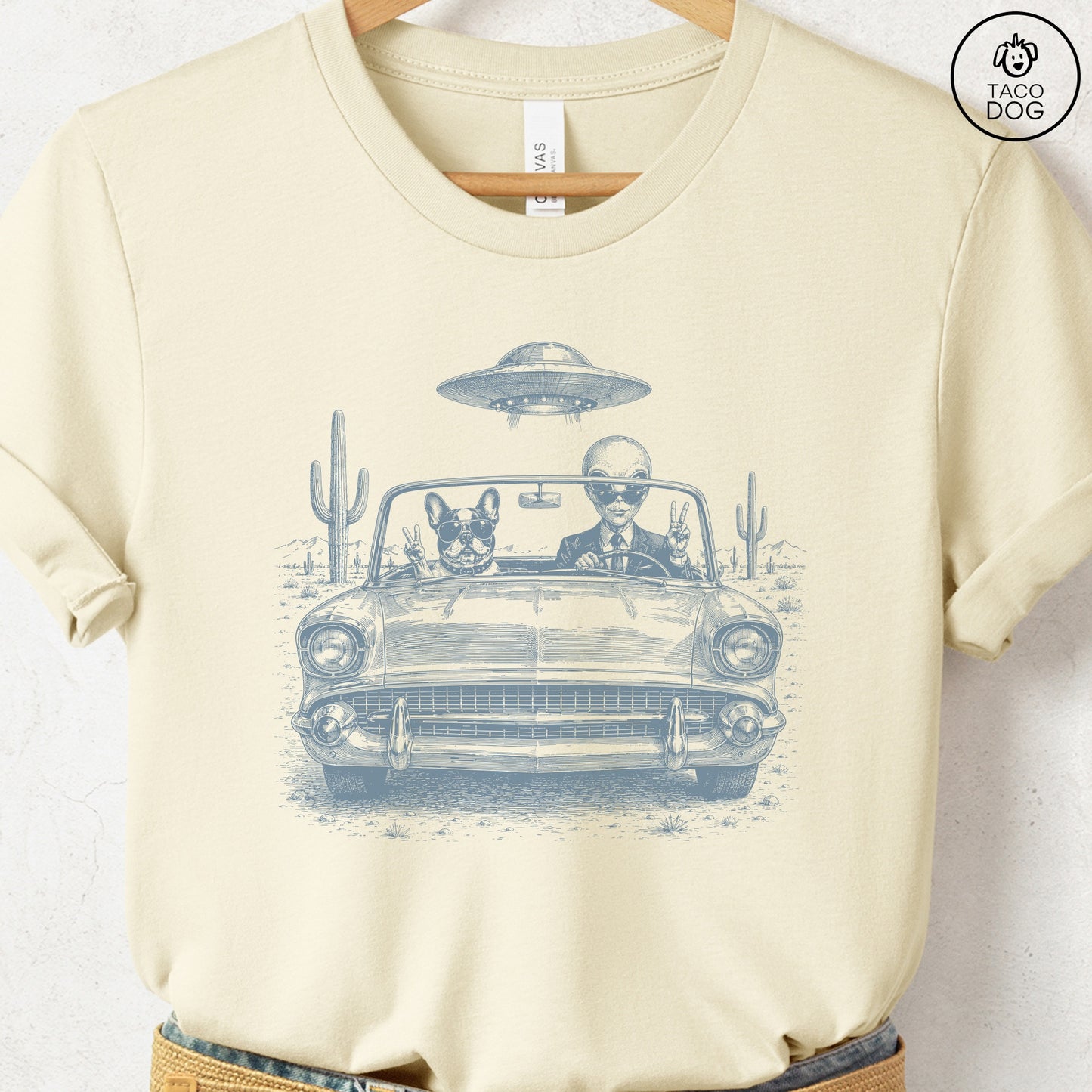 French Bulldog Frenchie Alien Roadtrip T-Shirt Natural Taco-Dog