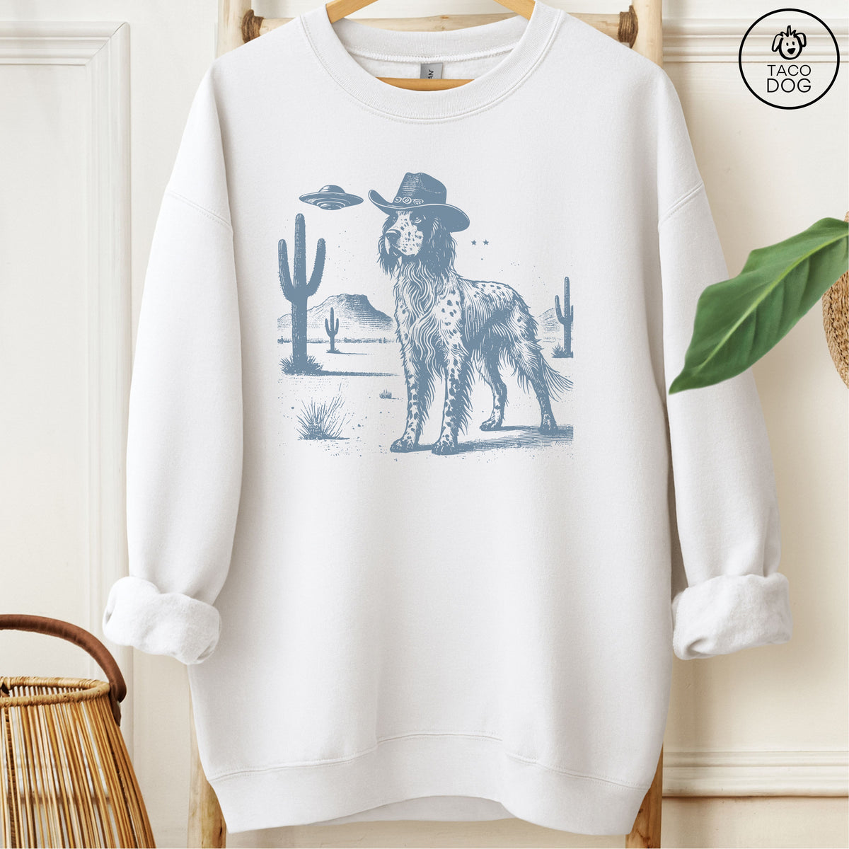 English Setter Cowboy UFO Sweatshirt White Taco-Dog