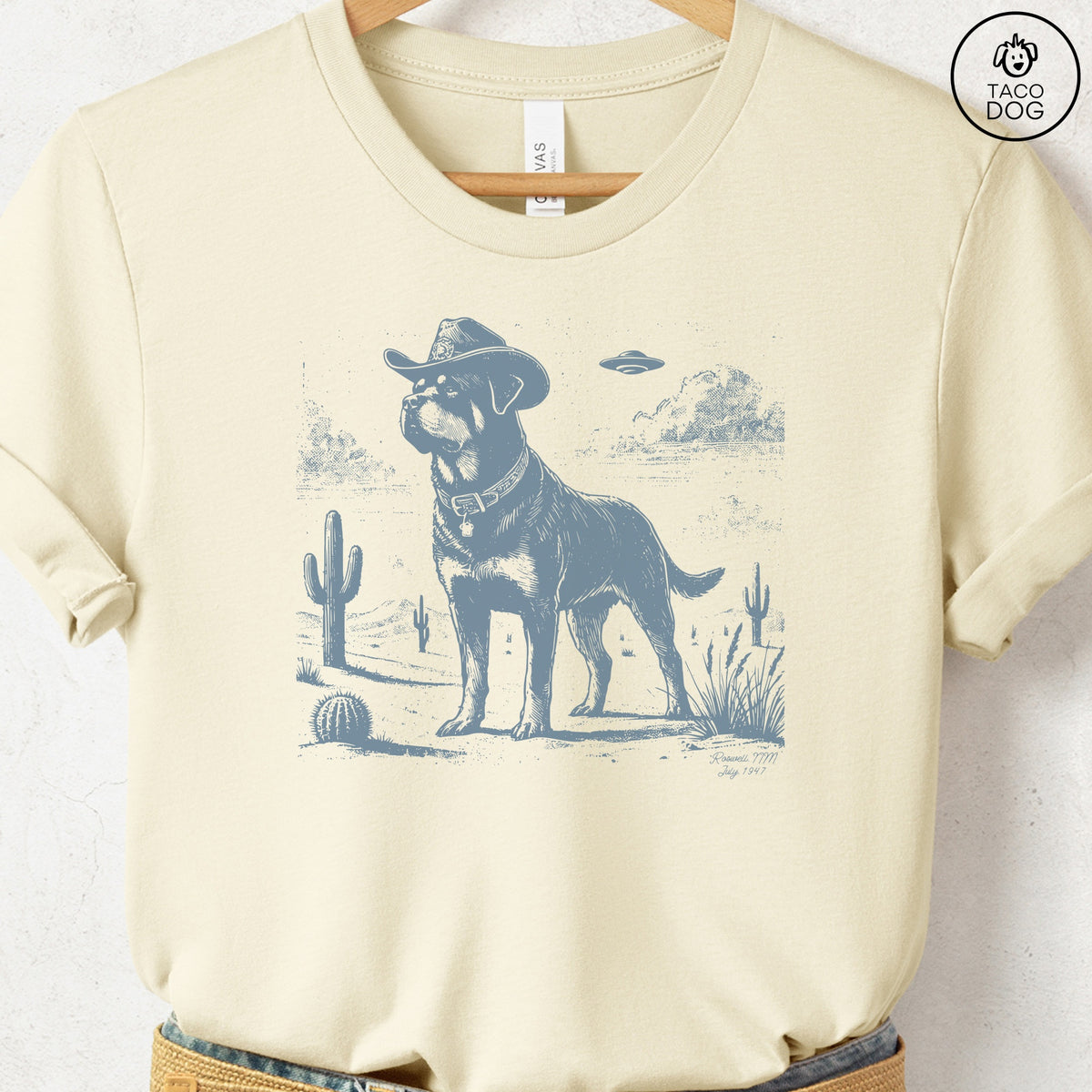 Rottweiler Cowboy UFO T-Shirt Natural Taco-Dog