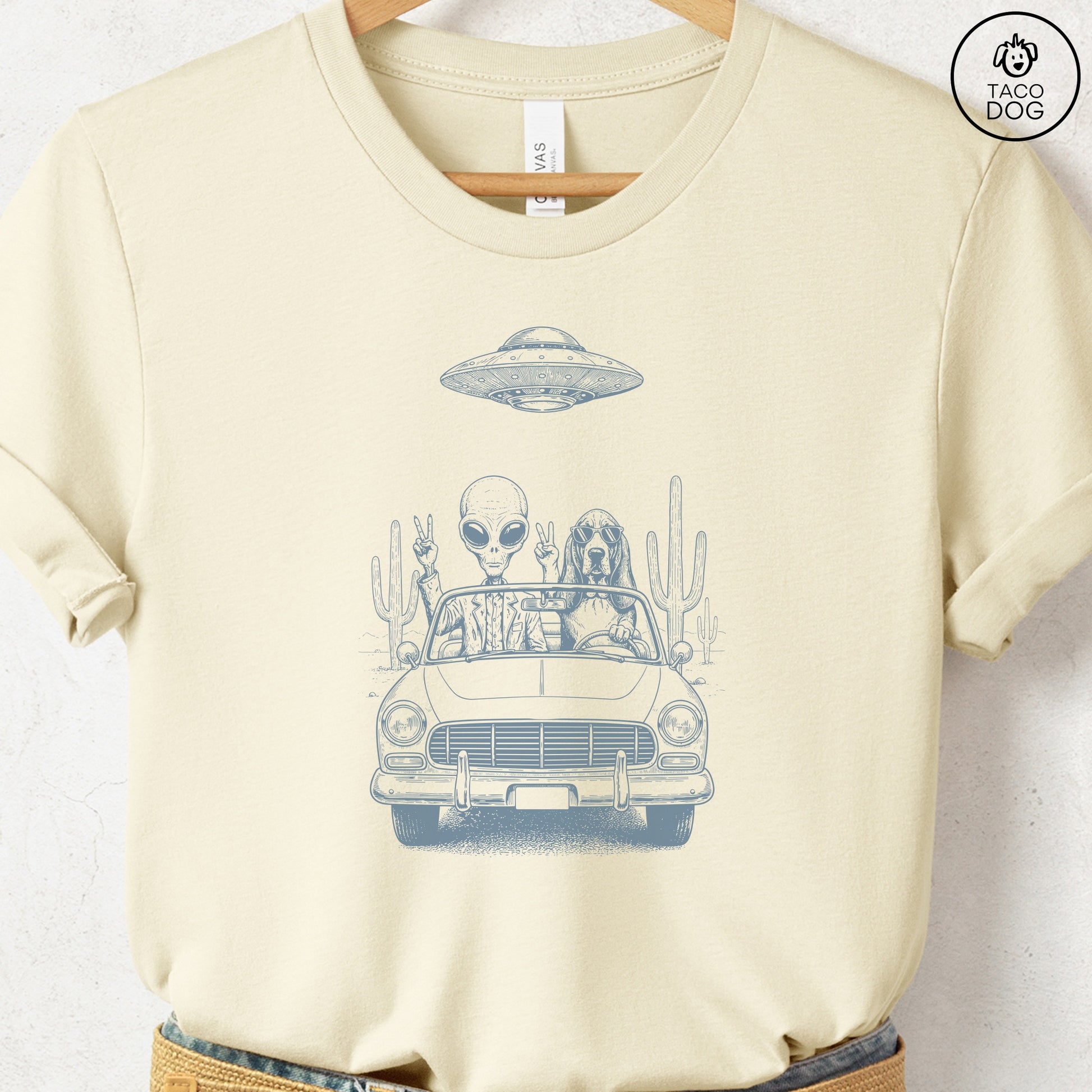 Basset Hound Vintage UFO T-Shirt Natural S Taco-Dog