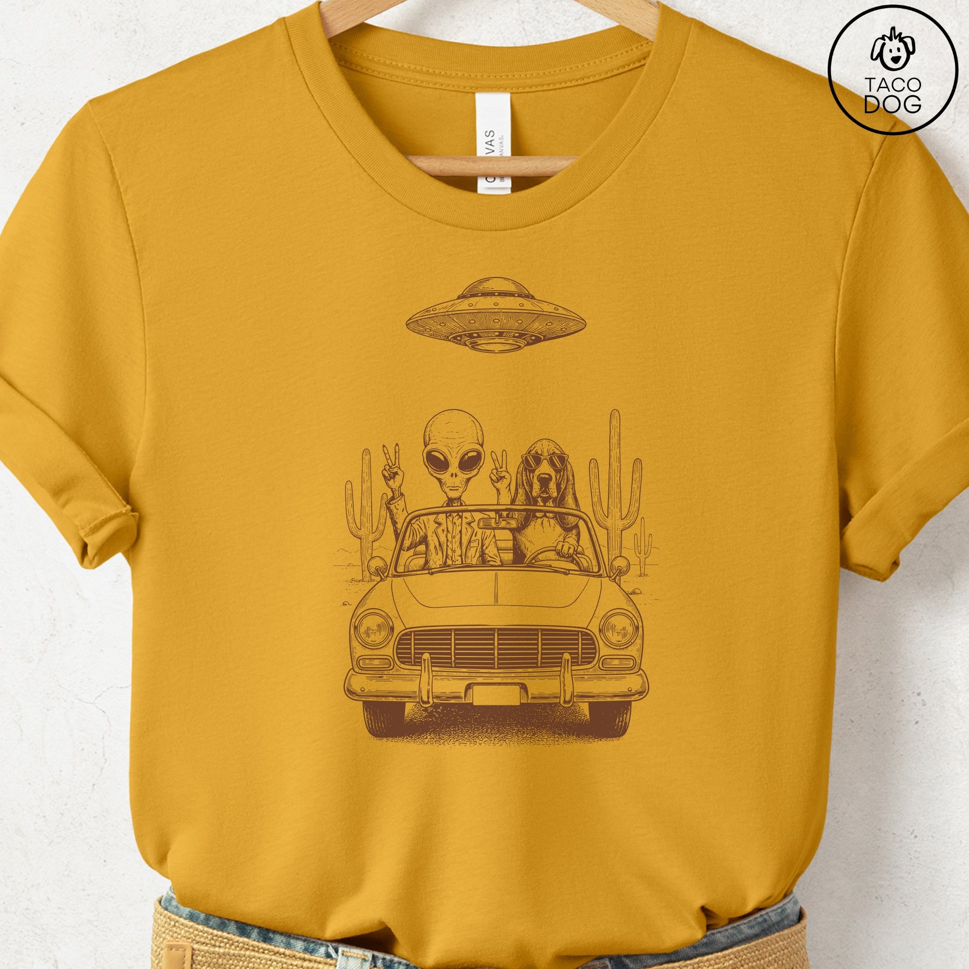 Basset Hound Vintage UFO T-Shirt Mustard S Taco-Dog