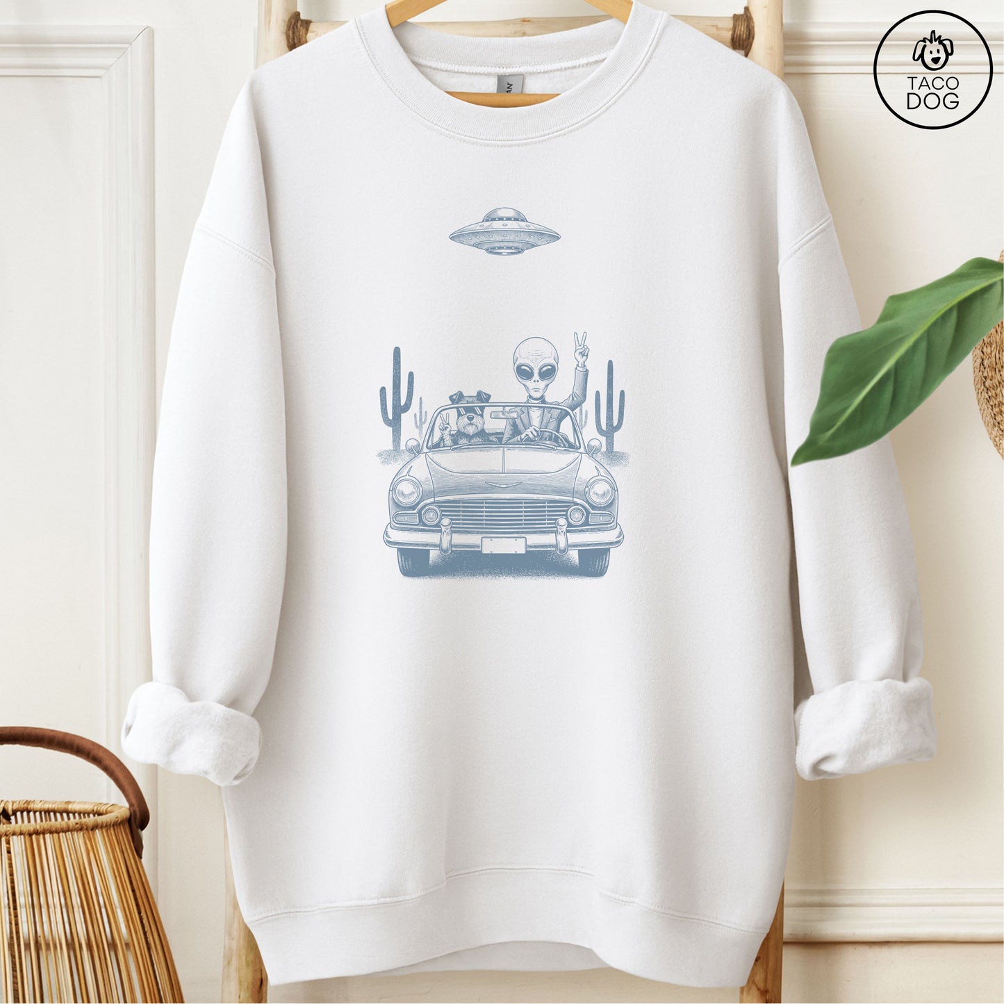 Schnauzer Vintage UFO Sweatshirt White M Taco-Dog