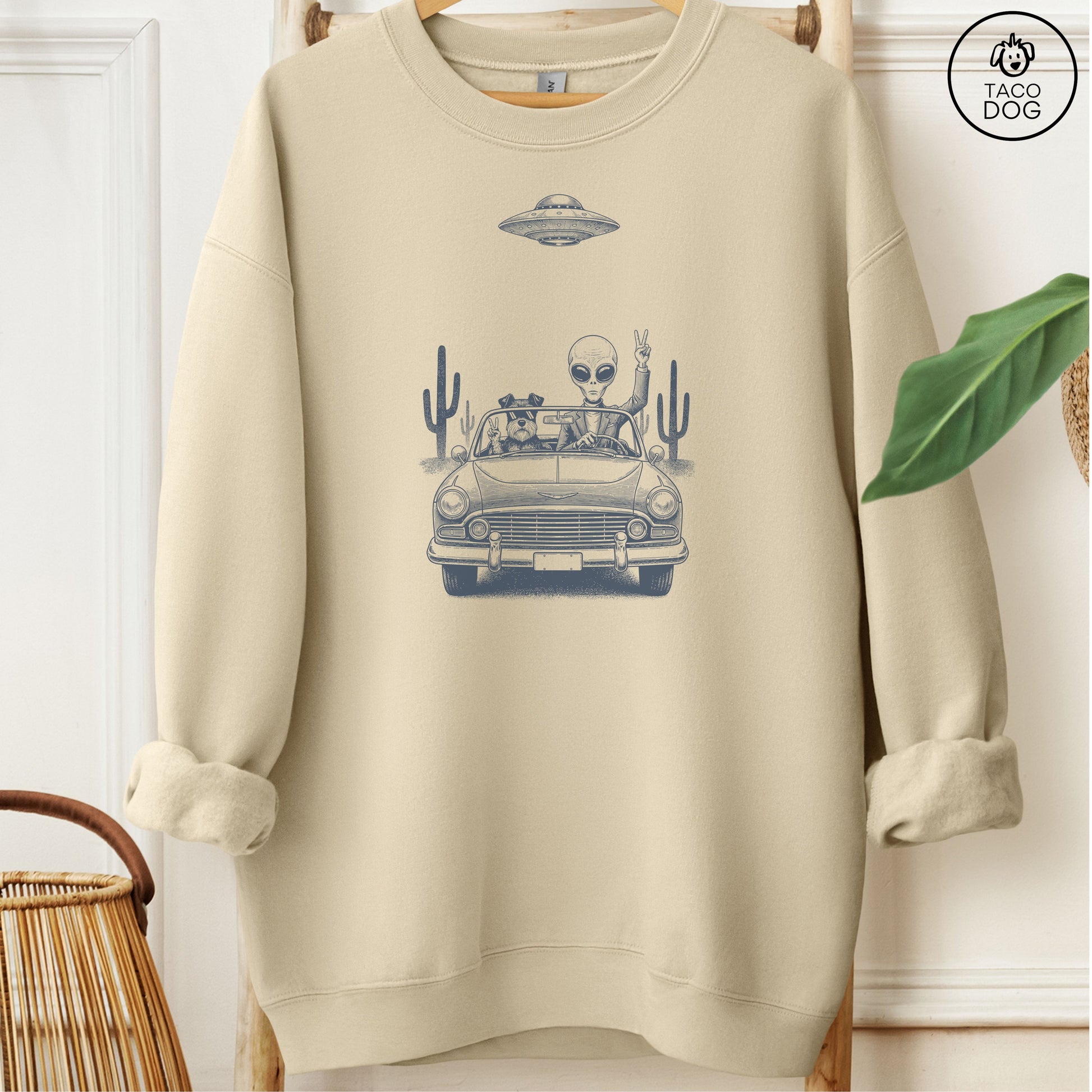 Schnauzer Vintage UFO Sweatshirt Sand M Taco-Dog
