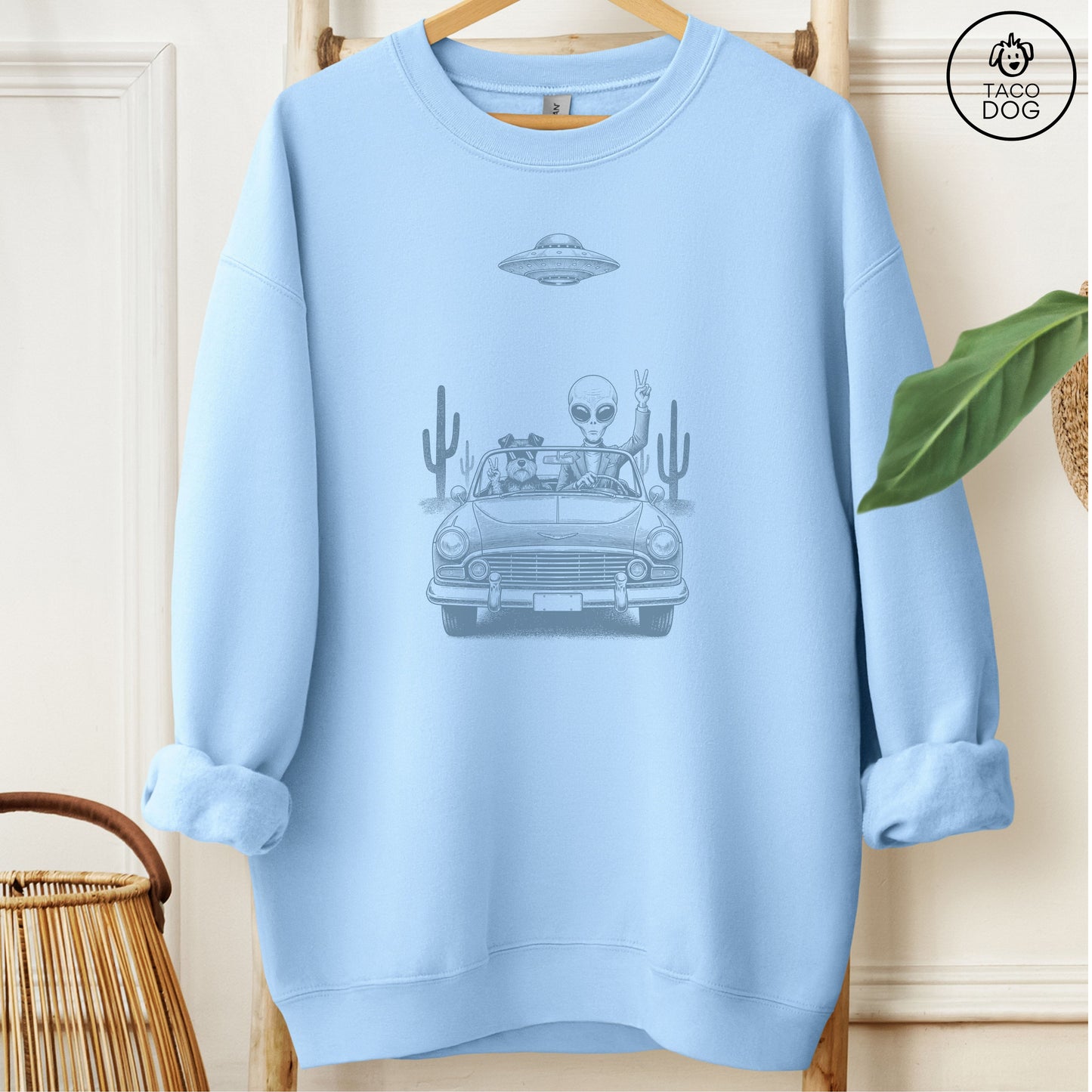 Schnauzer Vintage UFO Sweatshirt Light Blue M Taco-Dog