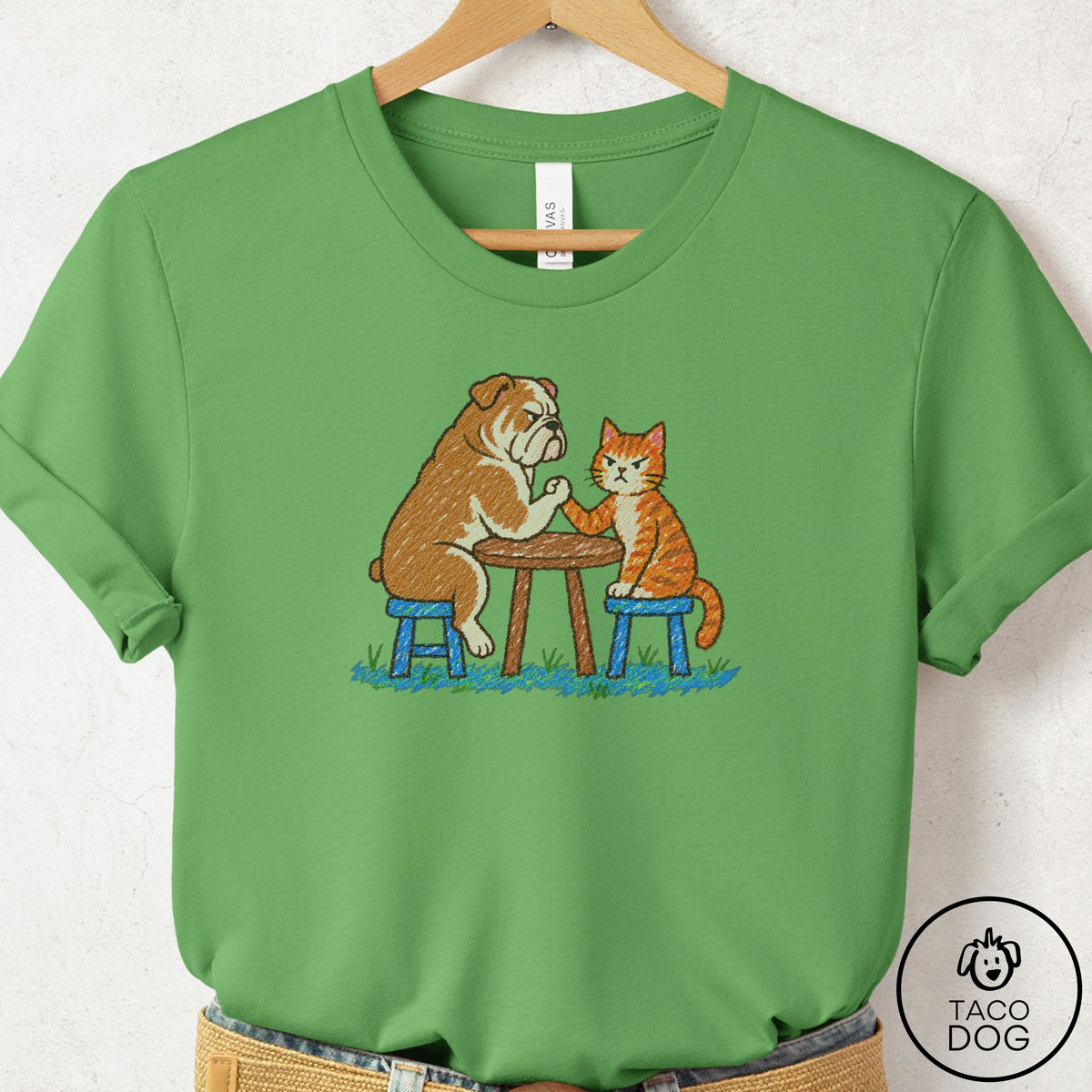 English Bulldog Arm Wrestling T-Shirt Leaf Taco-Dog