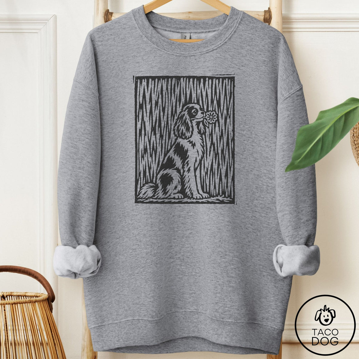 Cavalier King Charles Spaniel Brings the Flower Sweatshirt Graphite Heather Taco-Dog