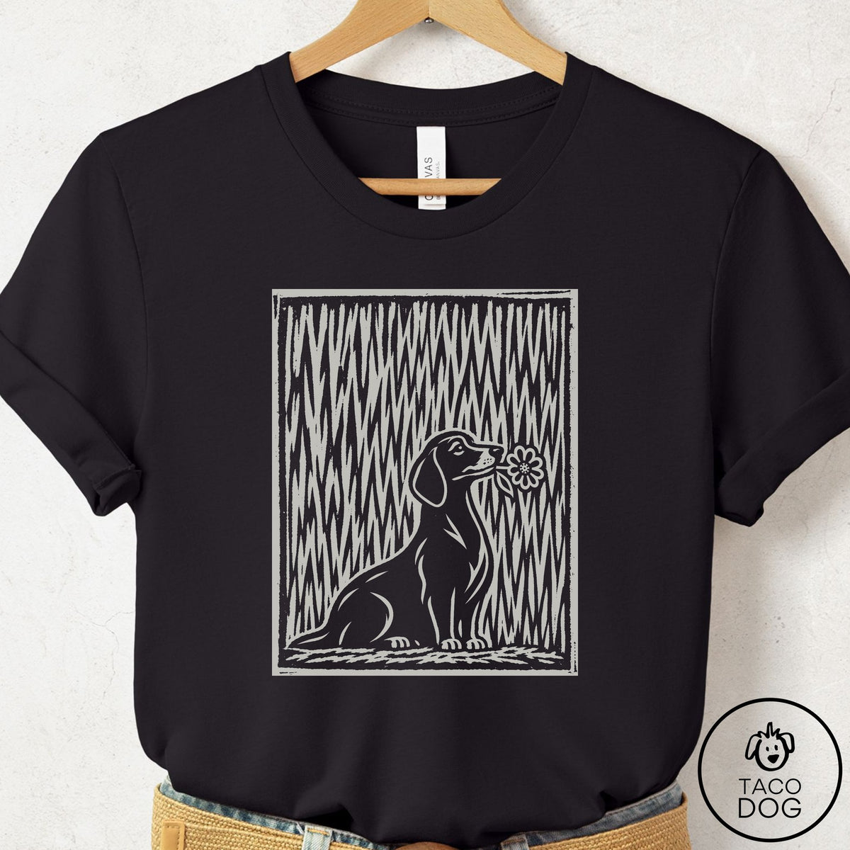 Dachshund Brings the Flower T-Shirt Black Taco-Dog