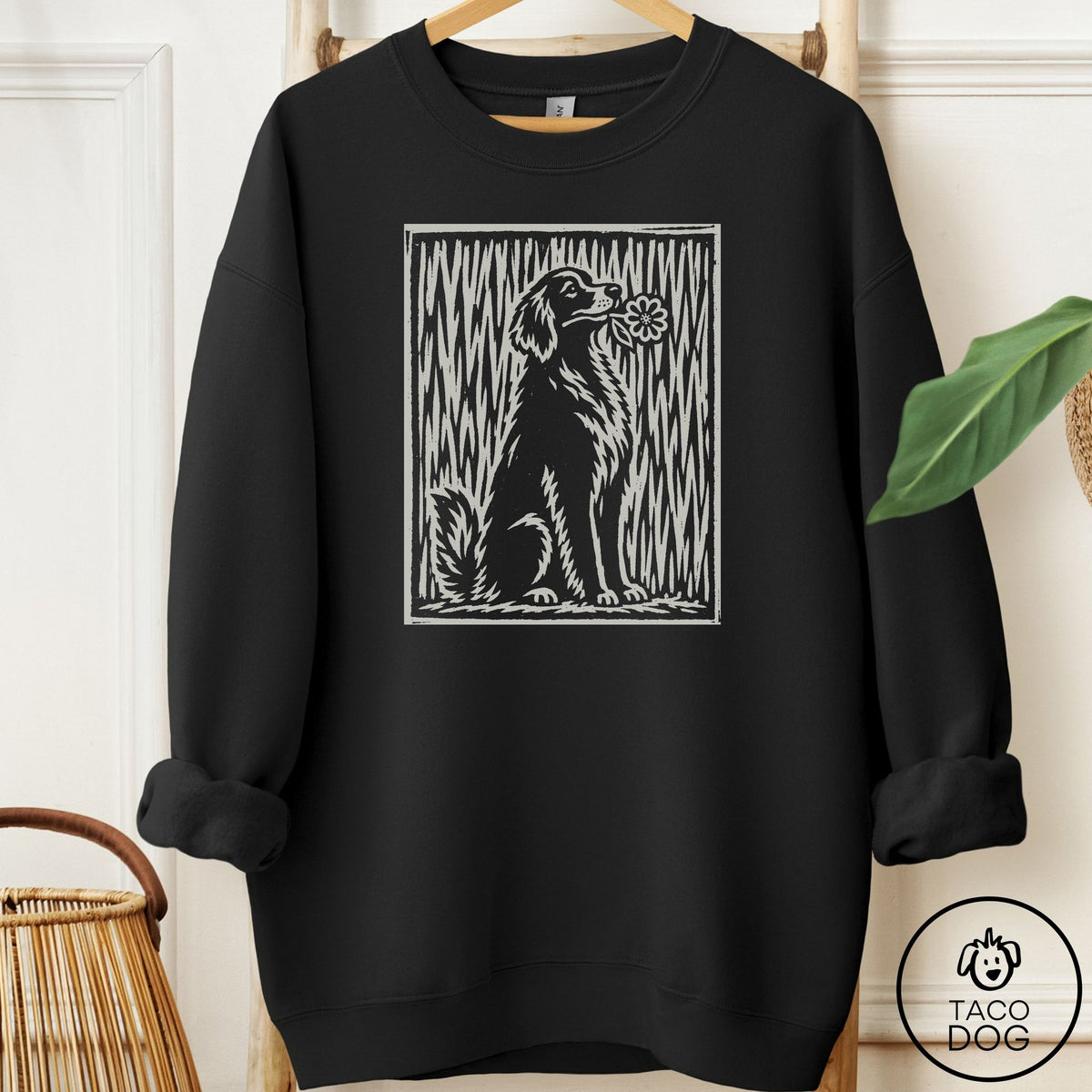 Golden Retriever Brings the Flower Sweatshirt Black Taco-Dog
