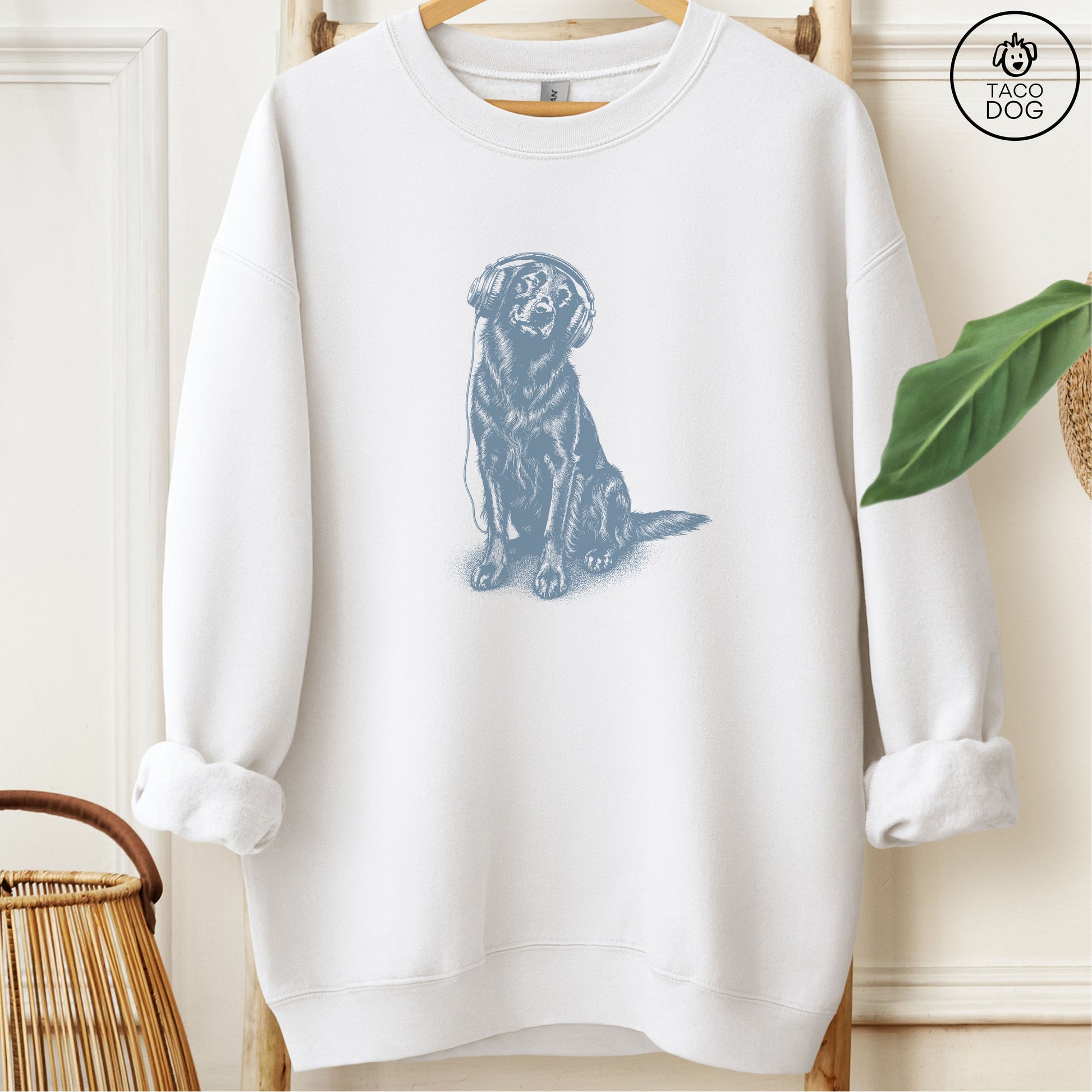 Flat-Coated Retriever Headphones Sweatshirt White Taco-Dog