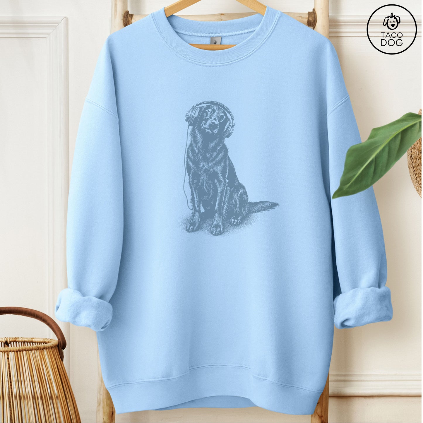 Flat-Coated Retriever Headphones Sweatshirt Light Blue Taco-Dog