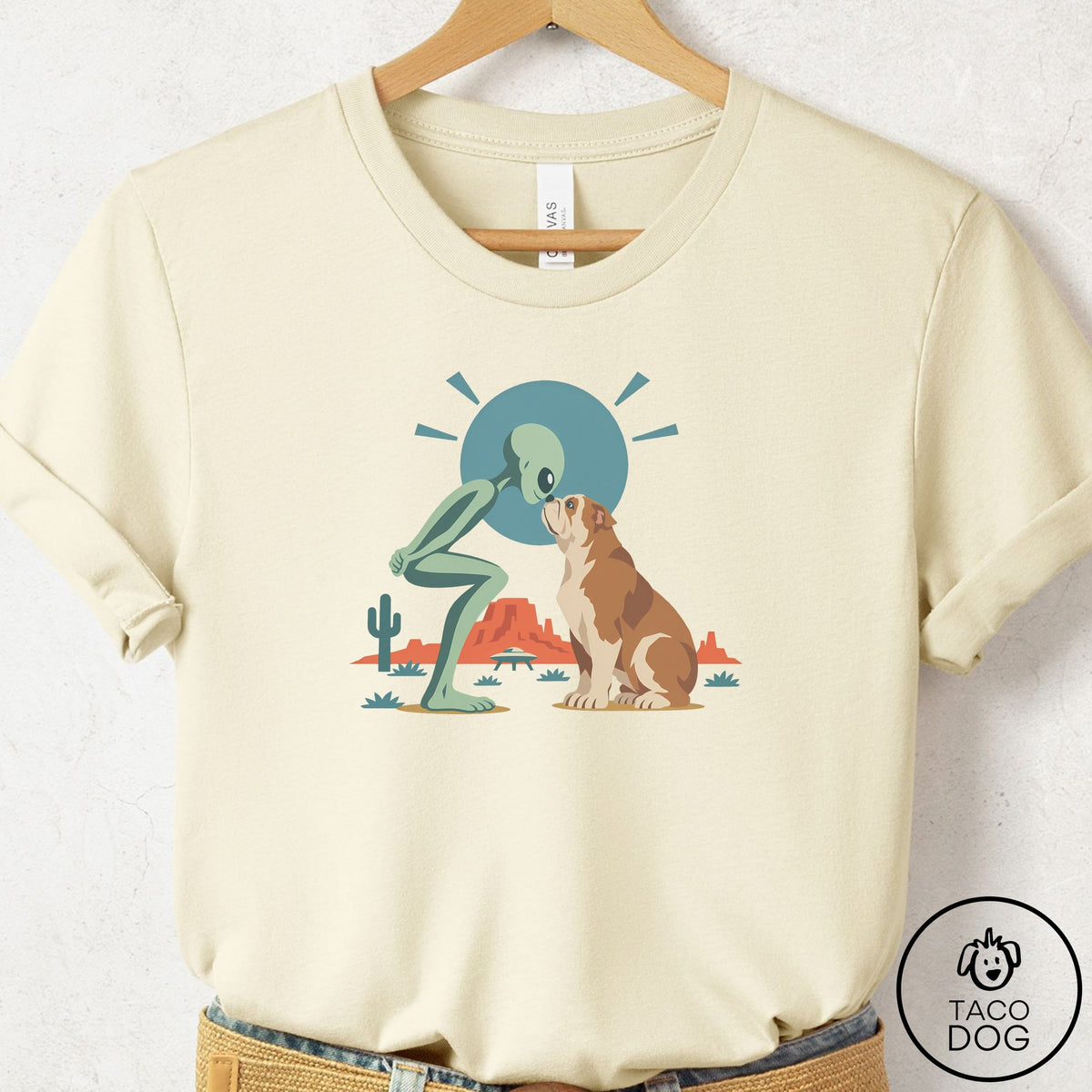 English Bulldog Hello Neighbor T-Shirt, design close-up