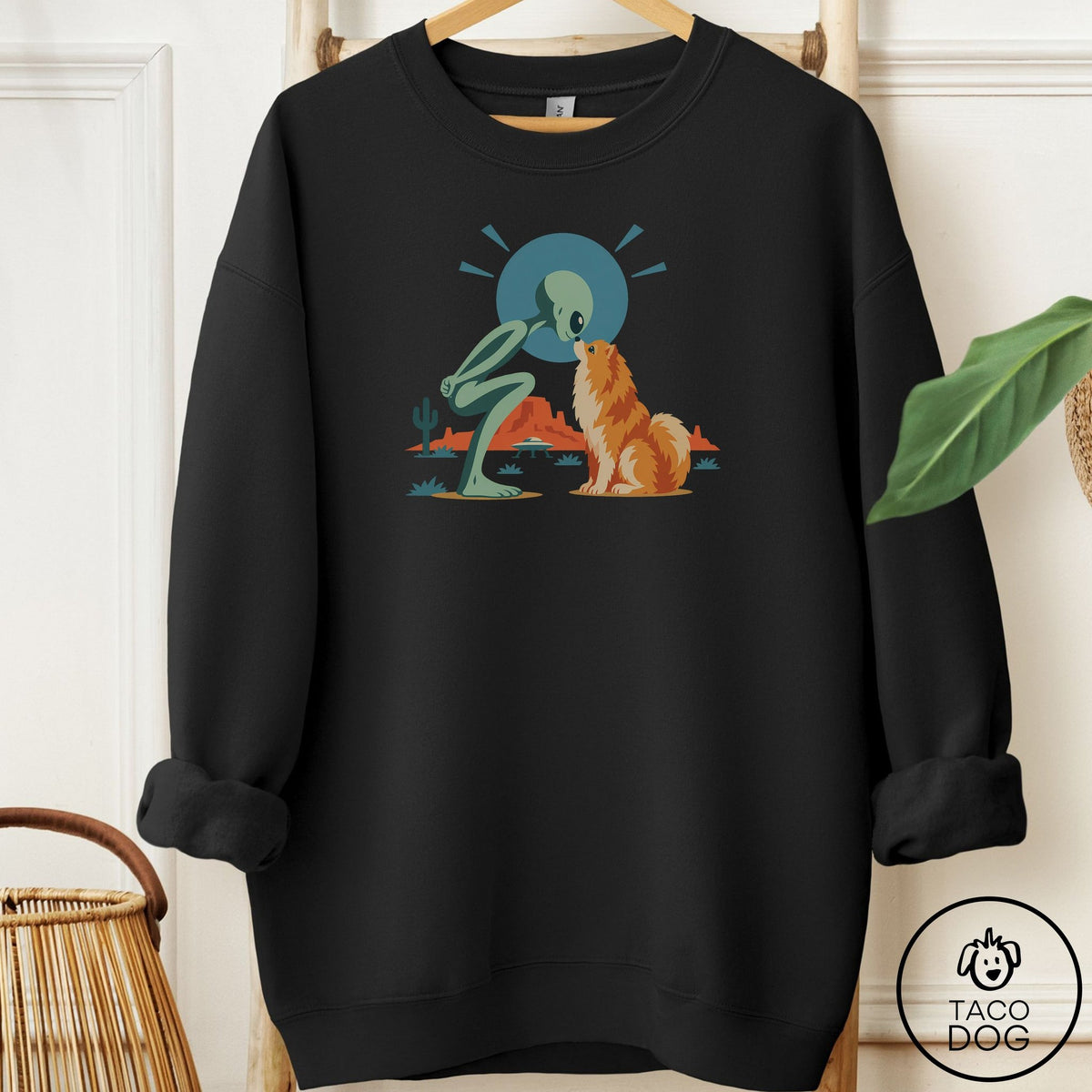 Pomeranian Hello Neighbor Sweatshirt Black Taco-Dog