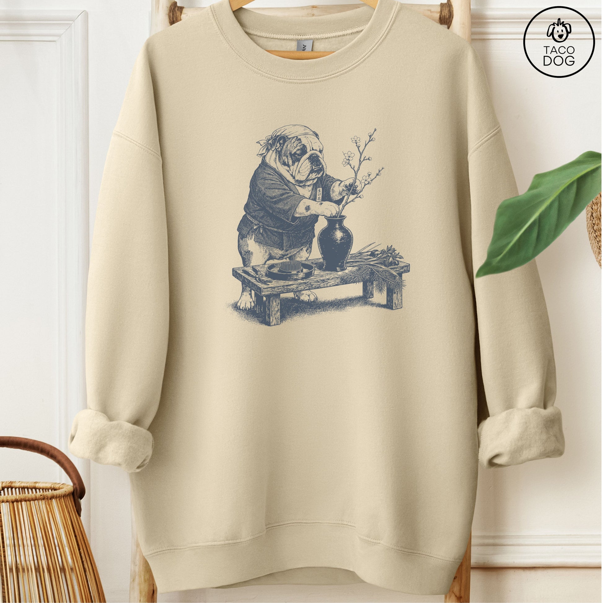 English Bulldog Ikebana Sweatshirt Sand M Taco-Dog